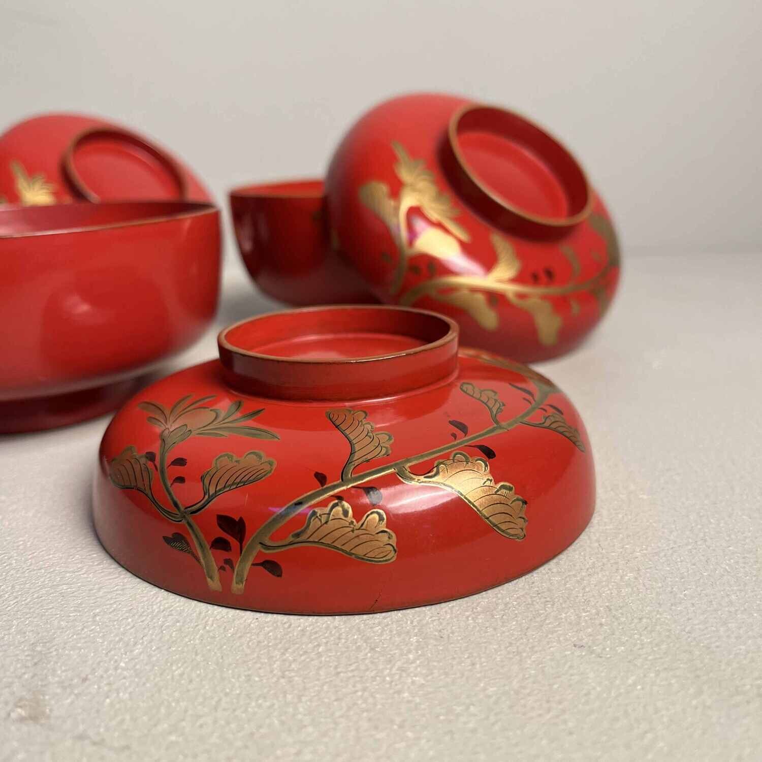 Urushi Maki-e Set van 3 Rijstkommen Japan (1912-1926)