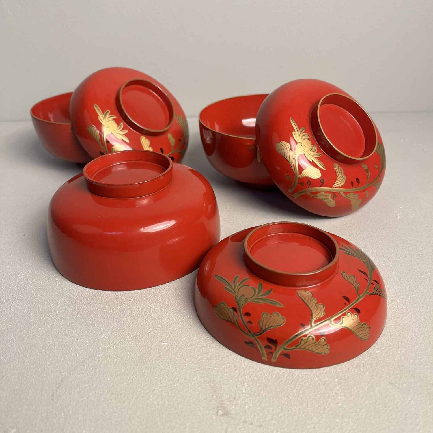 Urushi Maki-e Set van 3 Rijstkommen Japan (1912-1926)
