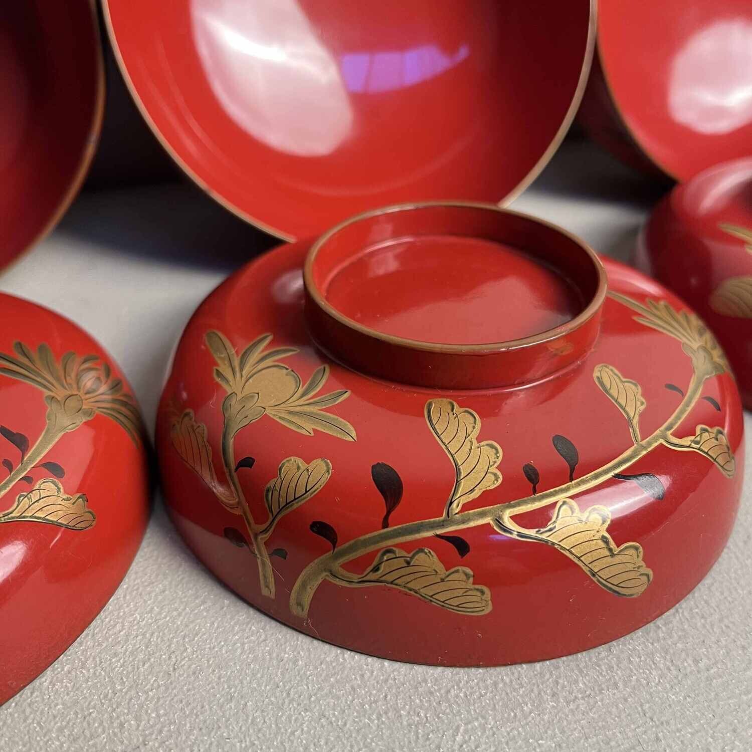 Urushi Maki-e Set van 3 Rijstkommen Japan (1912-1926)