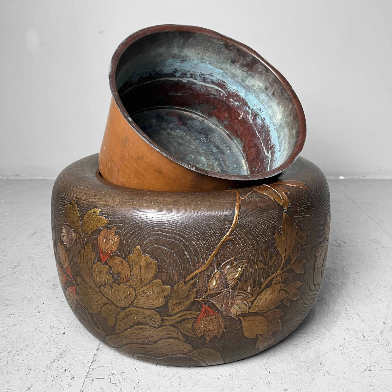 Traditional Kiri Makie Hibachi Meiji Era, Japan.