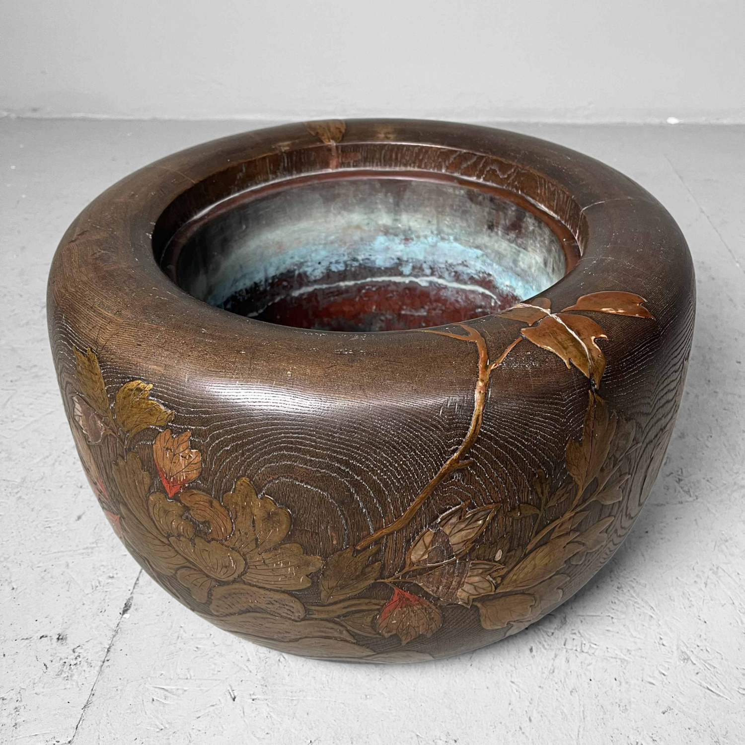 Traditional Kiri Makie Hibachi Meiji Era, Japan.