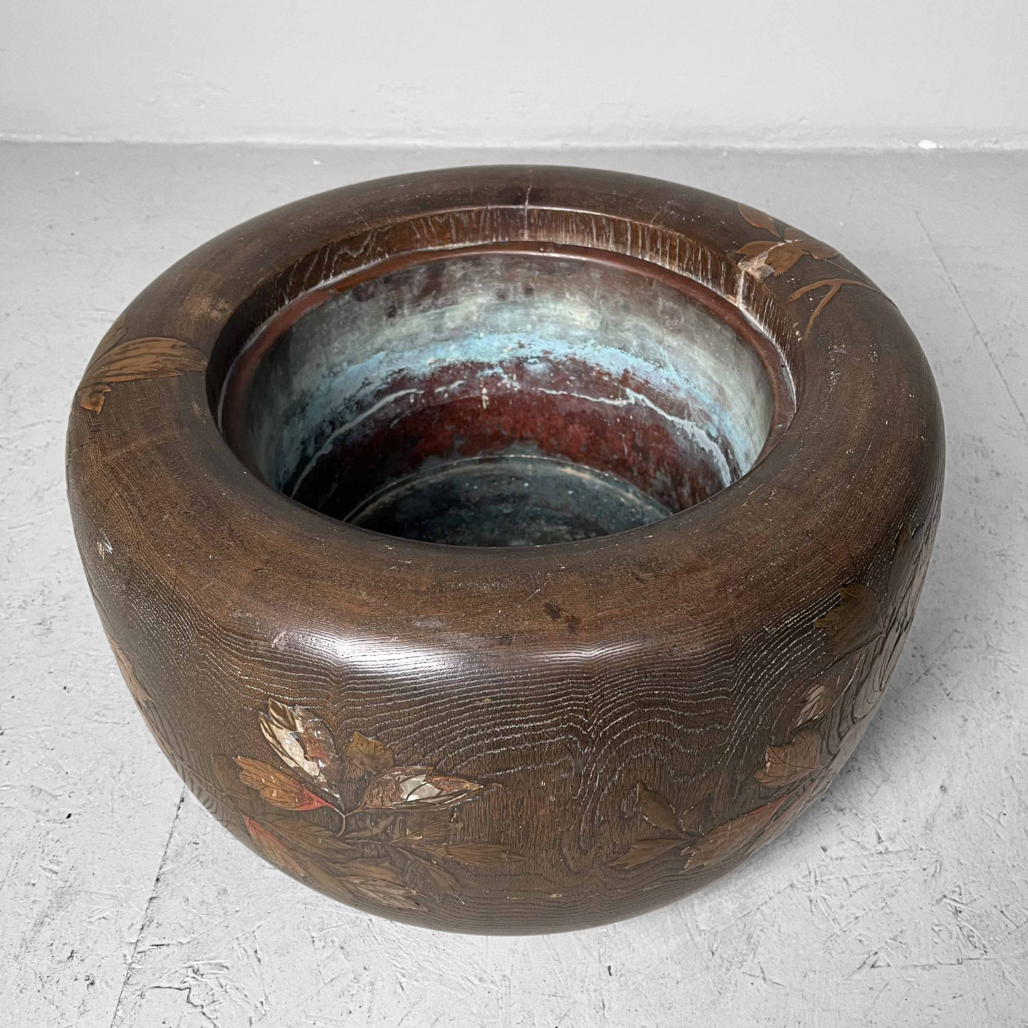 Traditional Kiri Makie Hibachi Meiji Era, Japan.