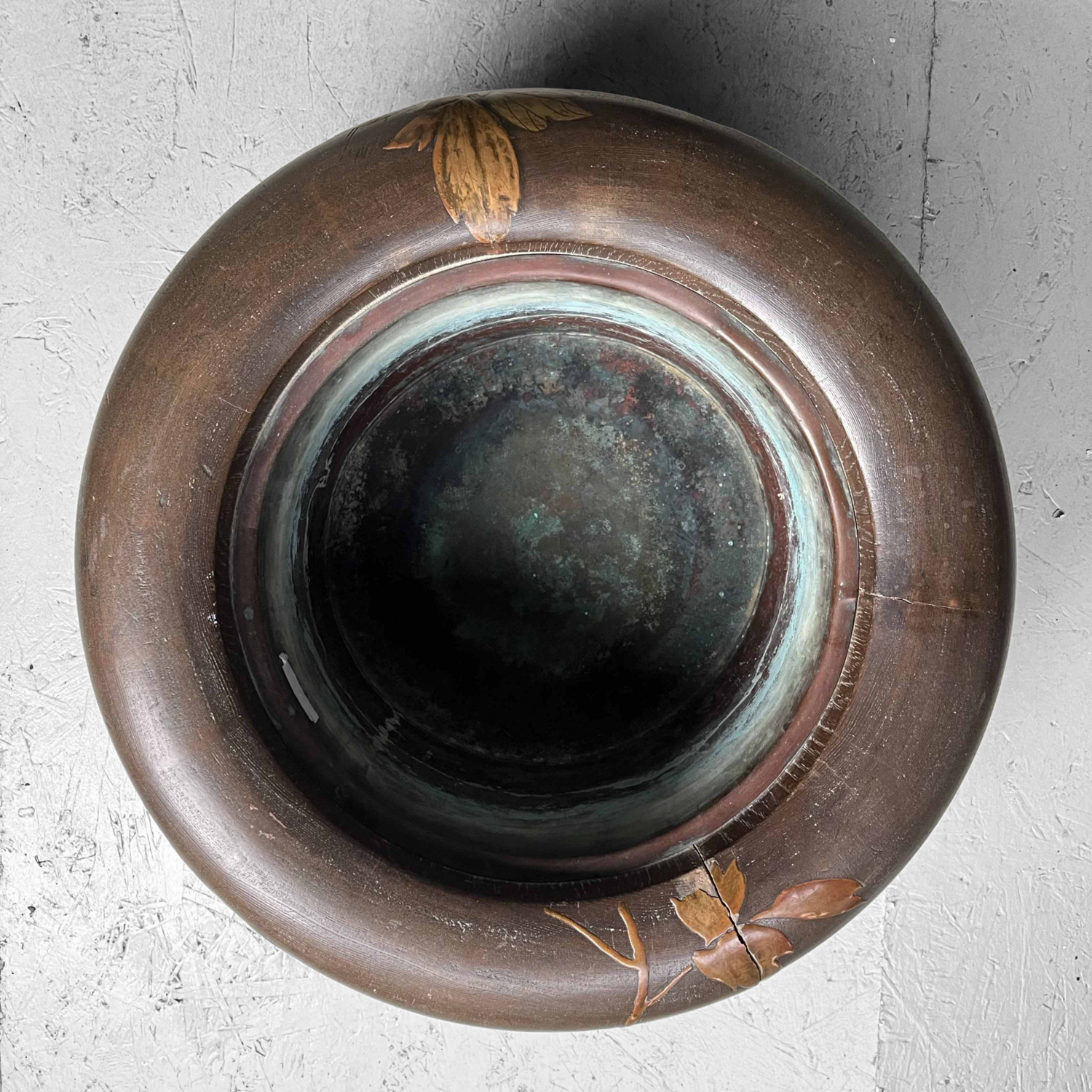 Traditional Kiri Makie Hibachi Meiji Era, Japan.