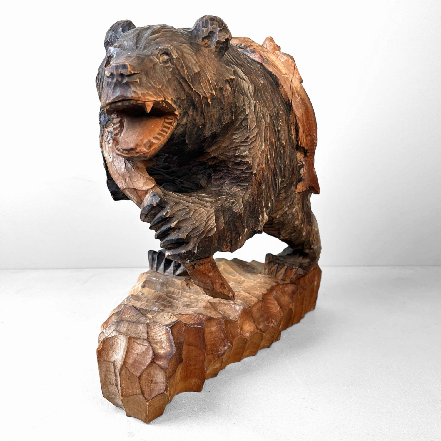 Wooden Bear Hokkaido Kibori Kuma 木彫り熊 Japan Wooden Bear Hokkaido Kibori Kuma 木彫り熊 Japan