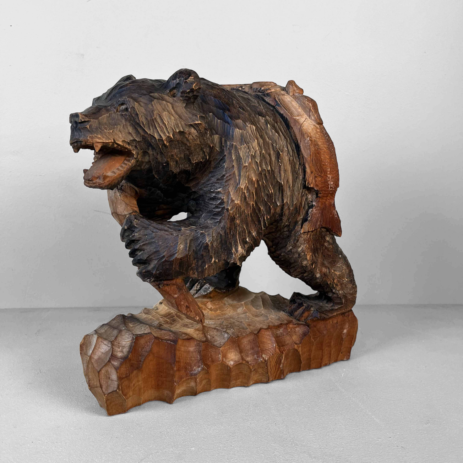 Wooden Bear Hokkaido Kibori Kuma 木彫り熊 Japan Wooden Bear Hokkaido Kibori Kuma 木彫り熊 Japan