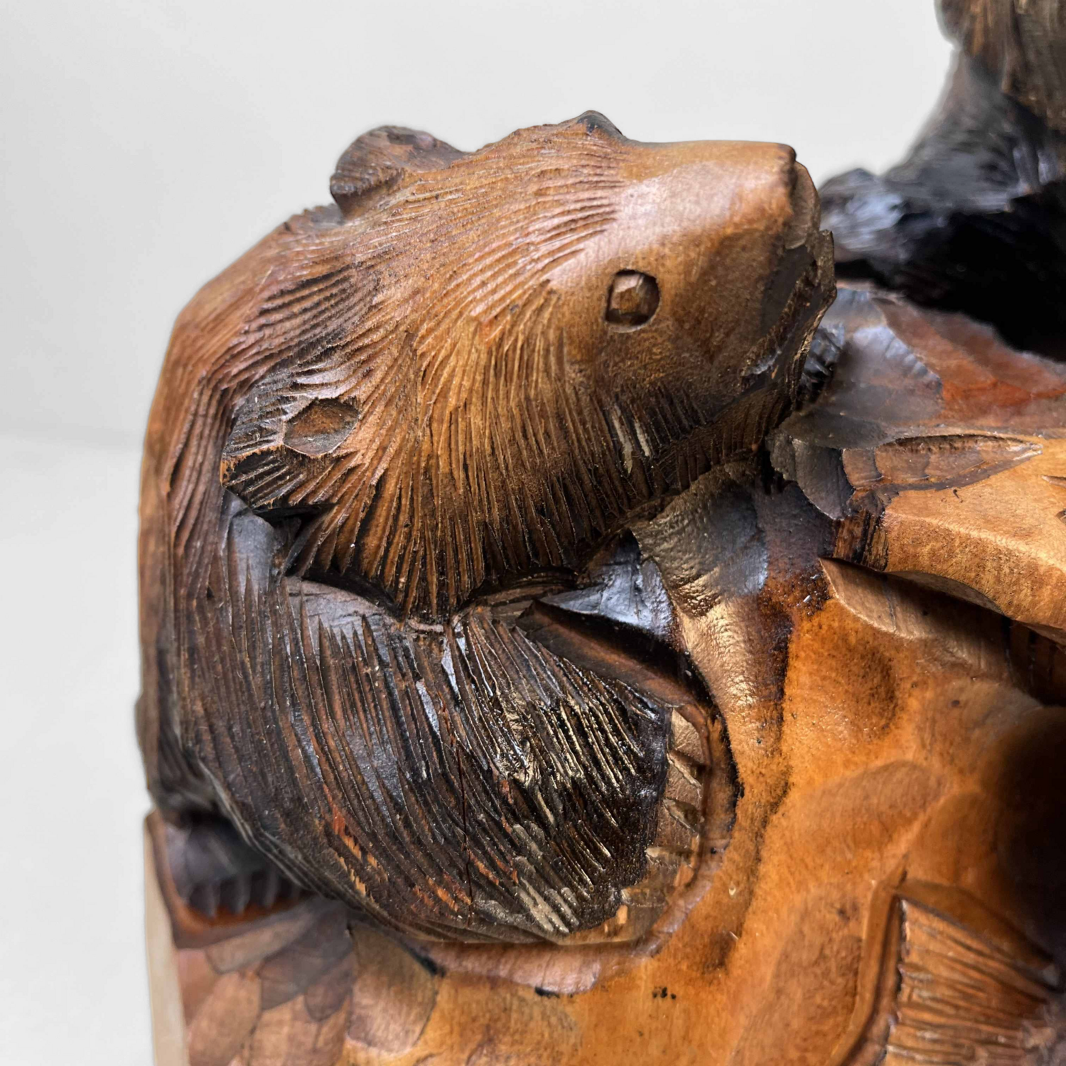 Beer en welp Kibori Kuma Hokkaido 木彫り熊 Japan