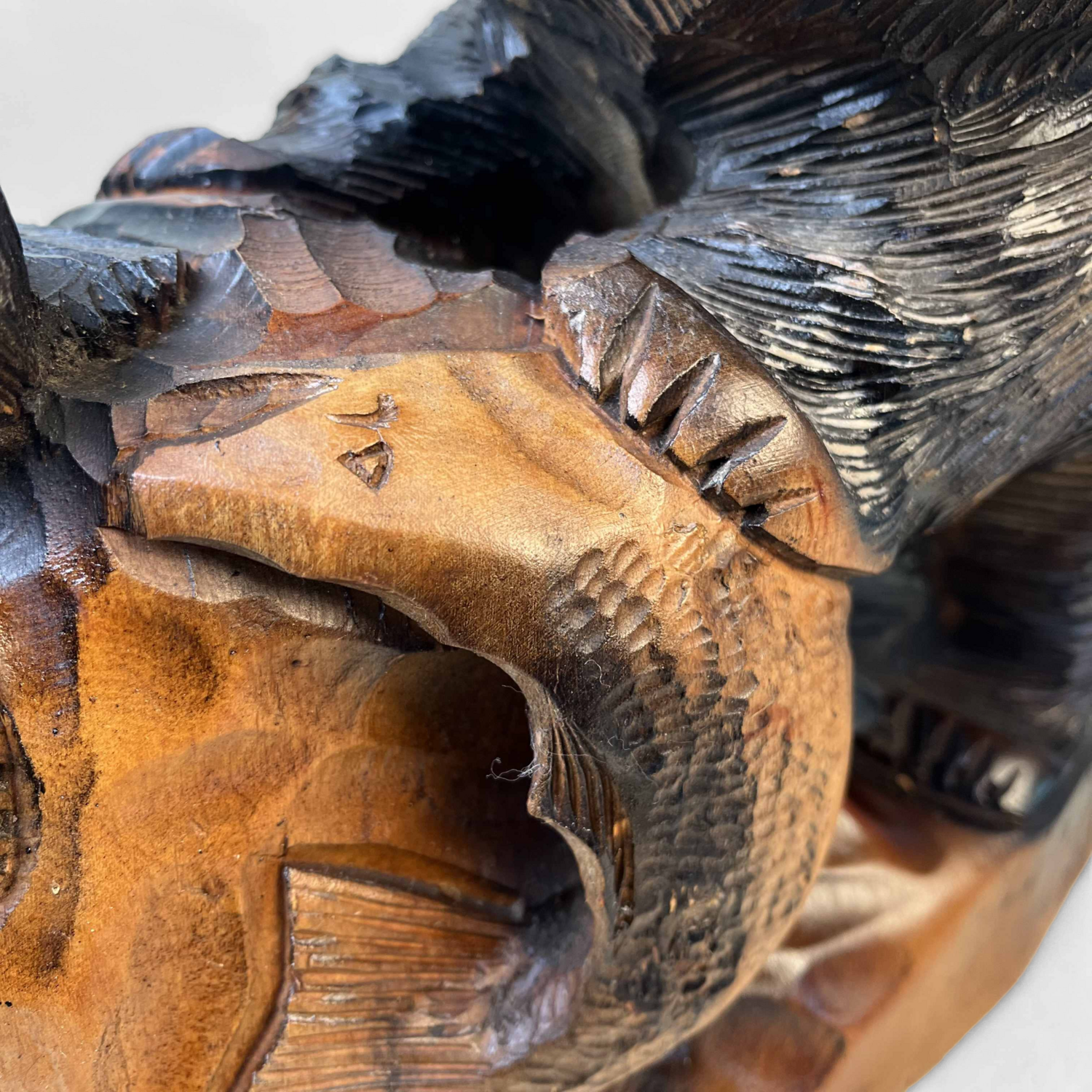 Beer en welp Kibori Kuma Hokkaido 木彫り熊 Japan