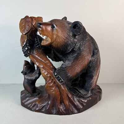 Wooden Bear Scenery Hokkaido Kibori Kuma 木彫り熊 Japan