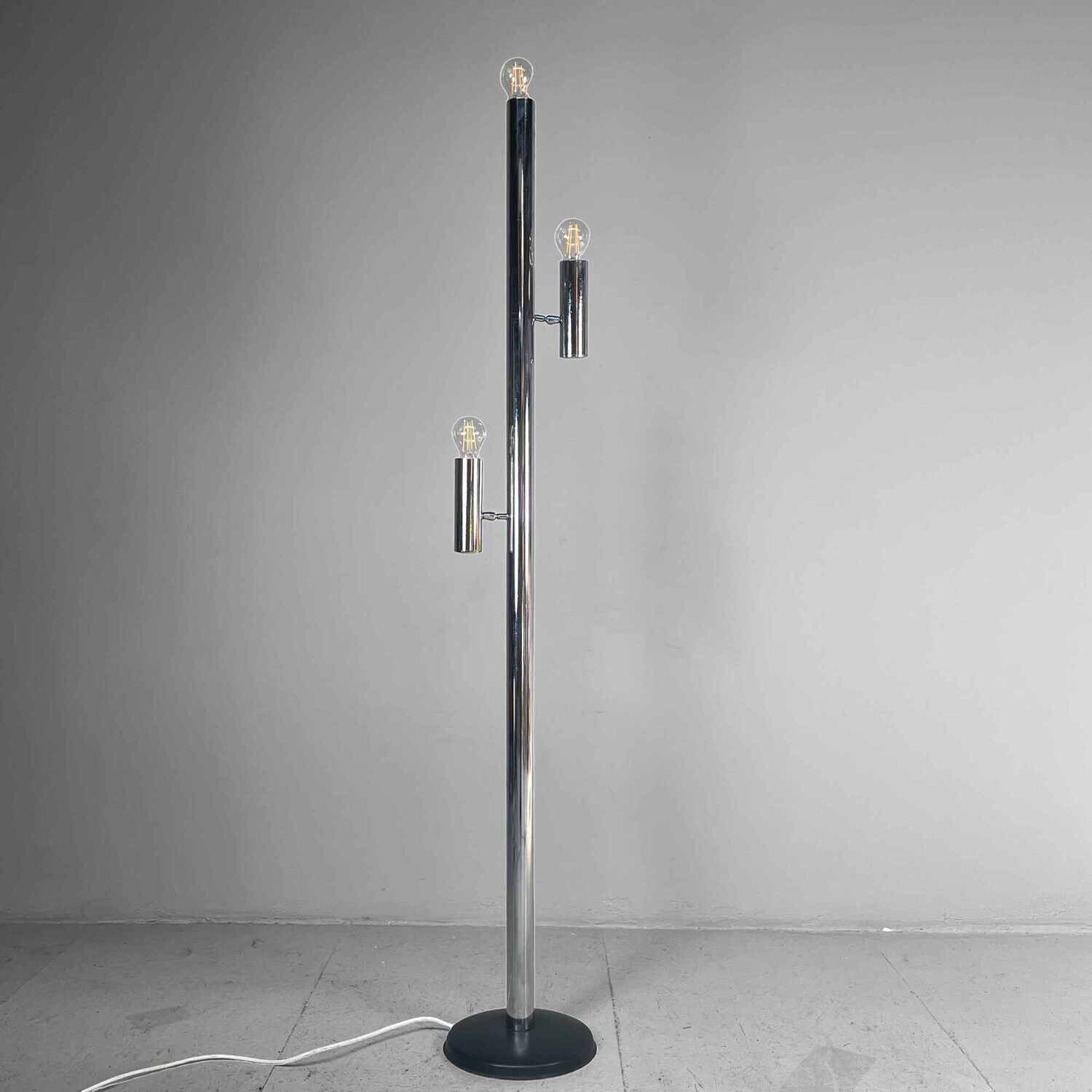 Tubular Chrome Floor Lamp Reggiani, Italy, 1970s Tubular Chrome Floor Lamp Reggiani, Italy, 1970s