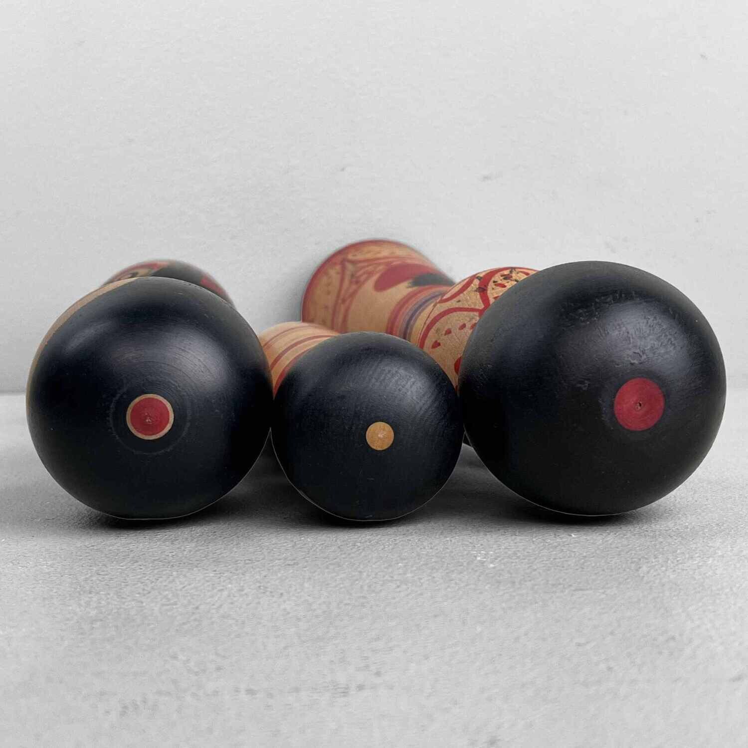 Tsugaru family dento vintage kokeshi by Mauri Senzo and Shimazu Seiichi