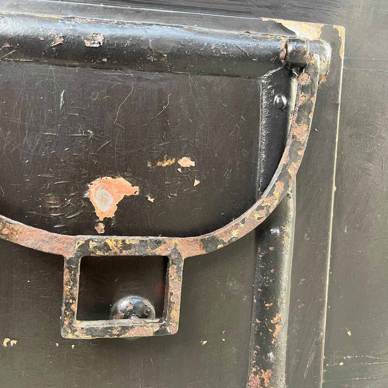 Antique Japanese Lacquer Travel Case (1868 - 1912)