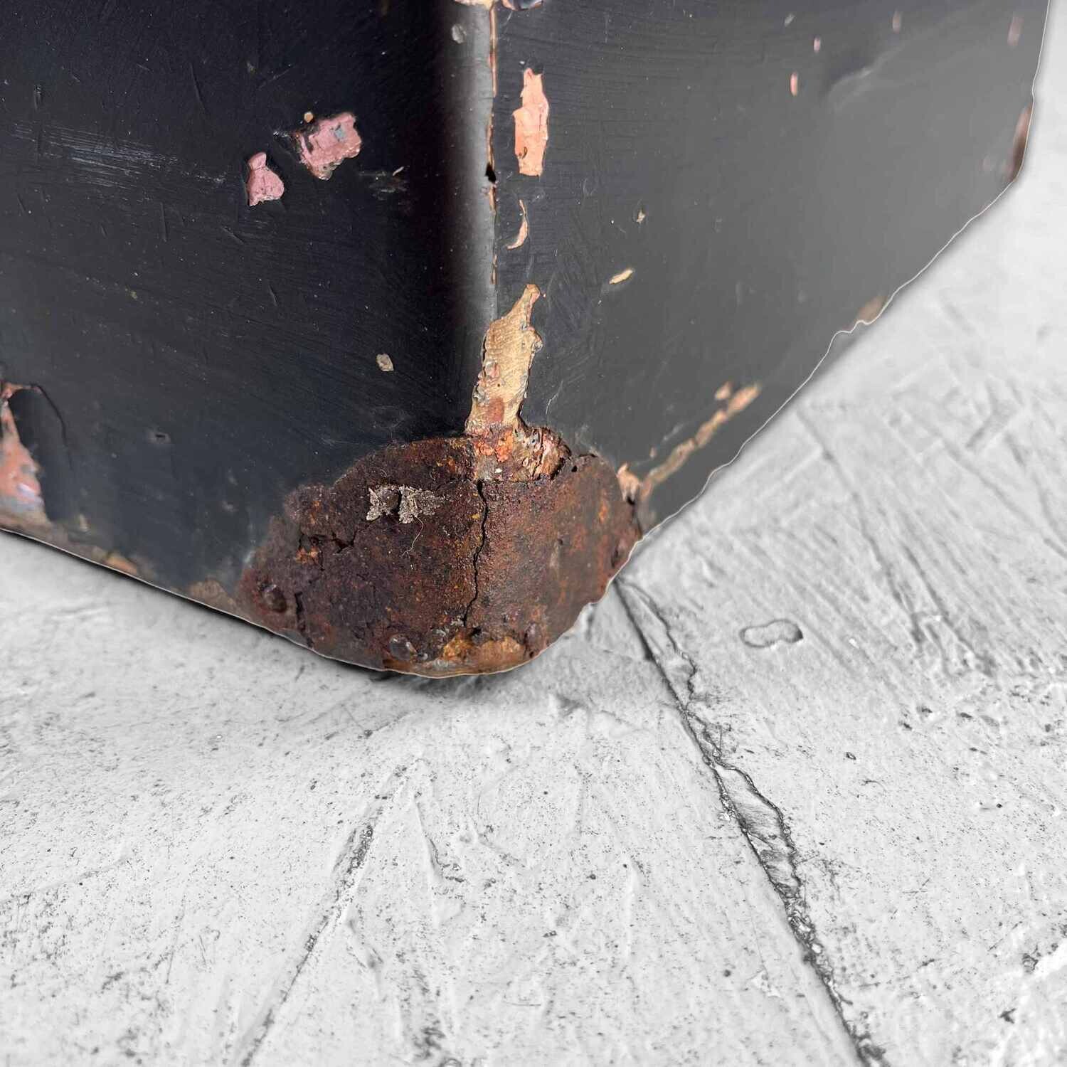 Antique Japanese Lacquer Travel Case (1868 - 1912)