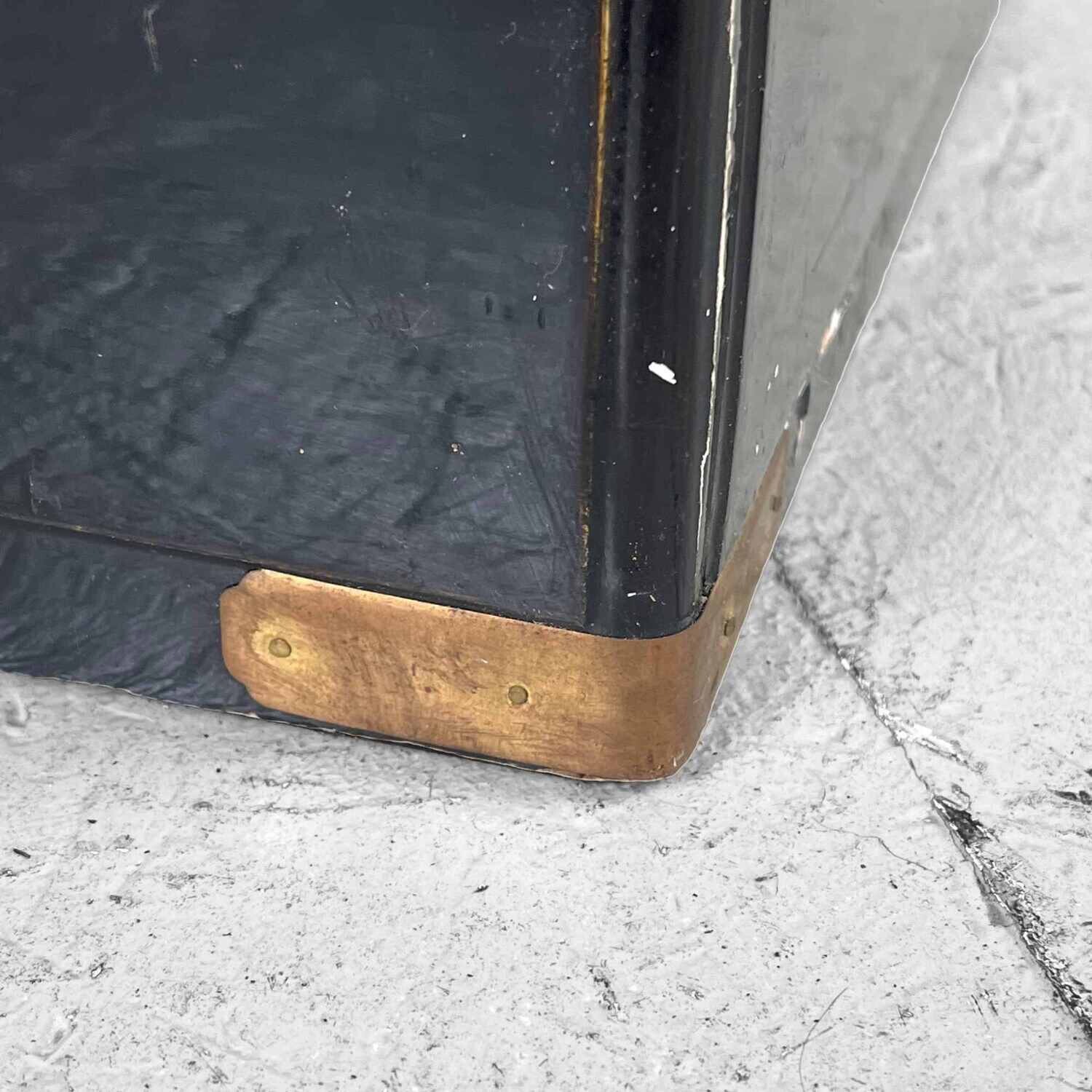 Antieke Japanse Laquer Reiskoffer (1868 - 1912)