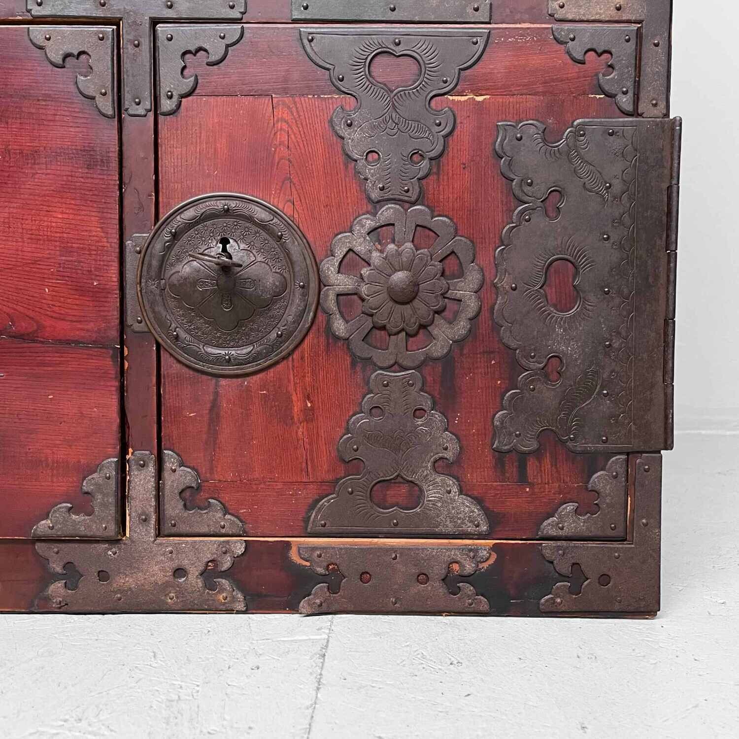 Large Nihonmatsu 二本松 Chest of Drawers Japan Meiji (1868-1912)