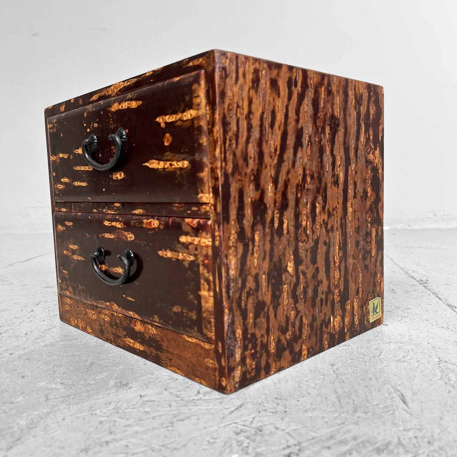 Japans Naaikistje Haribako (1920)