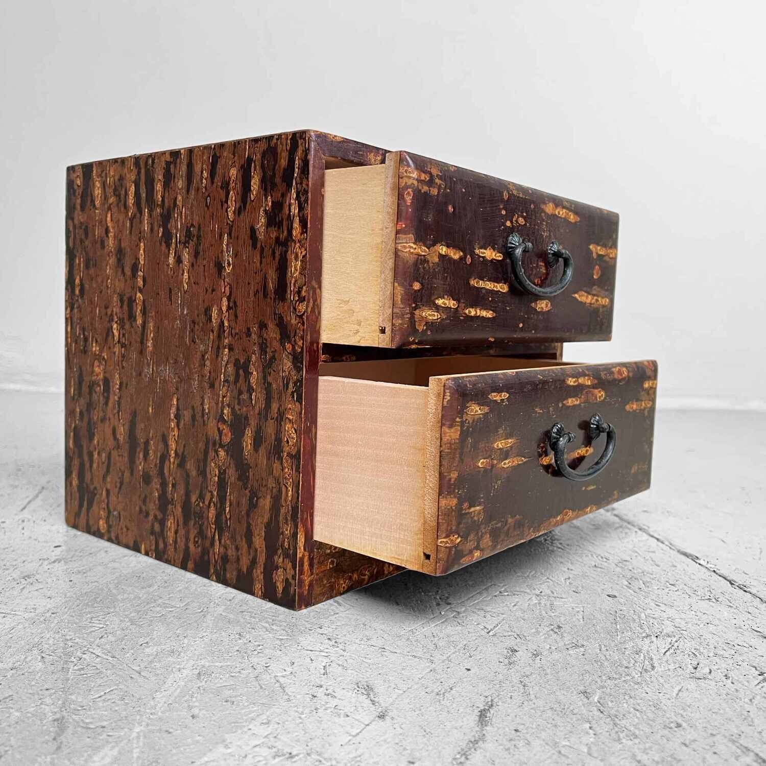 Japans Naaikistje Haribako (1920)