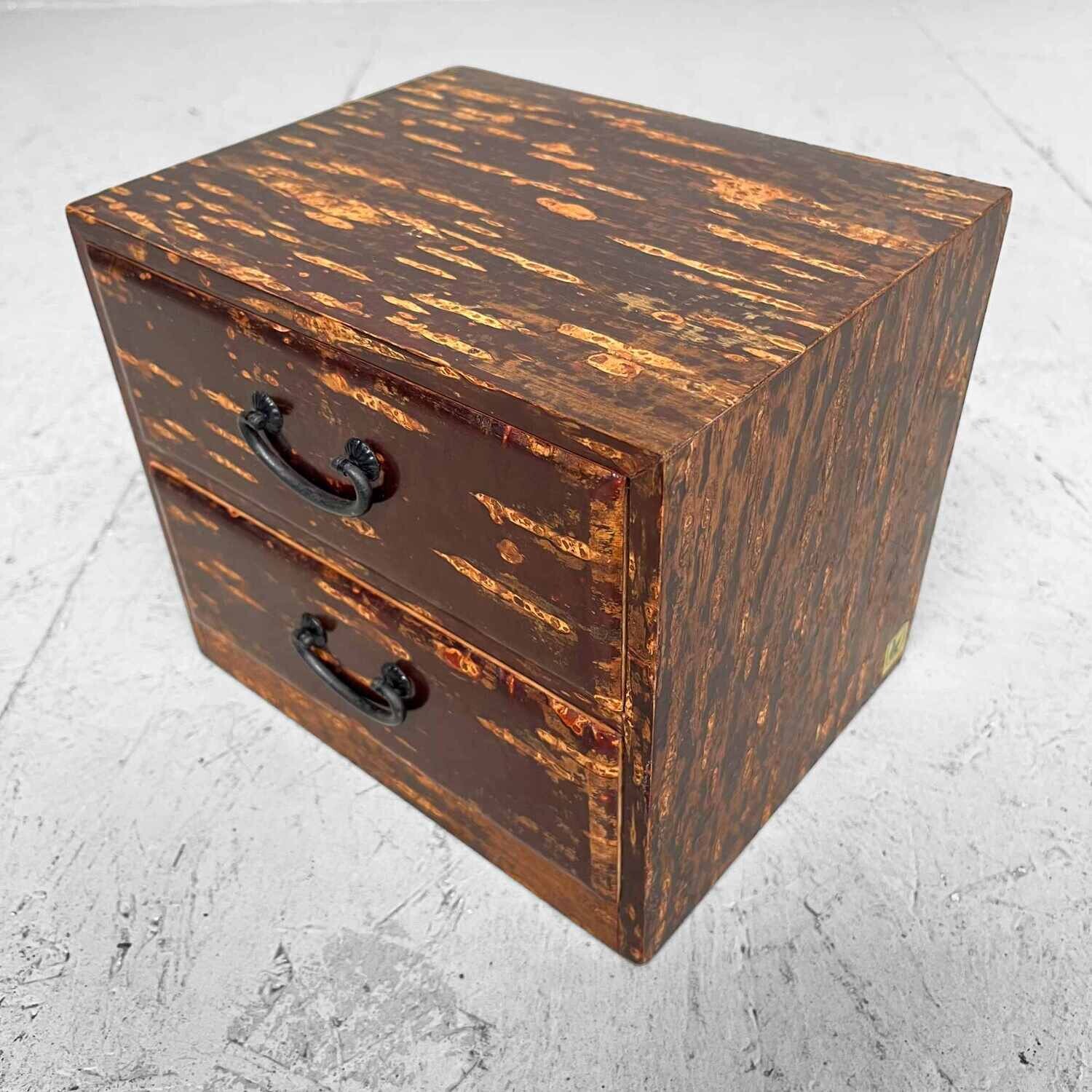 Japans Naaikistje Haribako (1920)