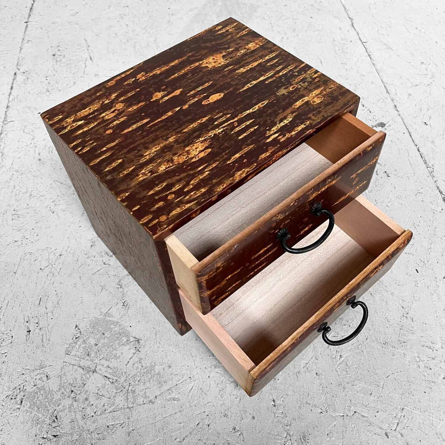 Japans Naaikistje Haribako (1920)