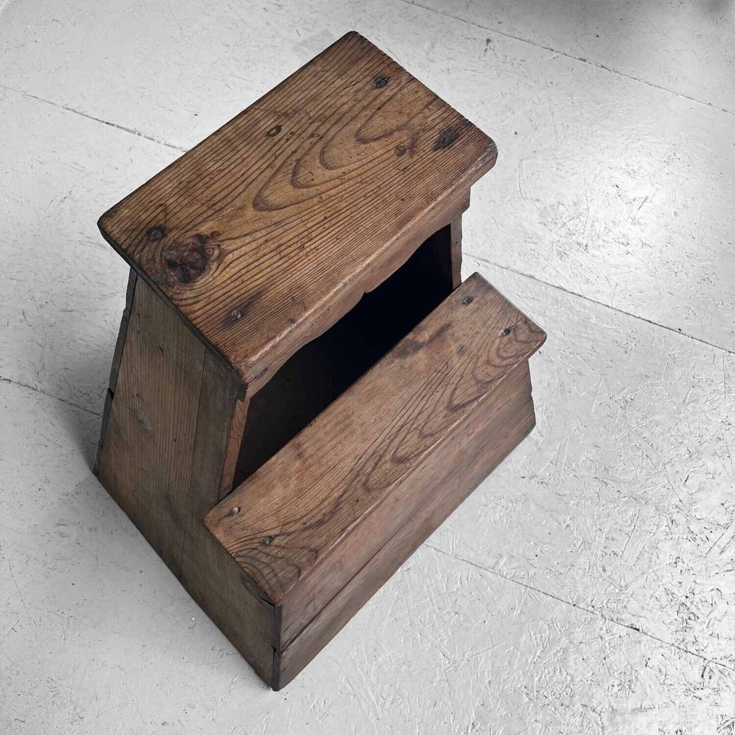 Minimalistische Fumidai, Grote Houten Opstap, Shōwa-periode, Japan.