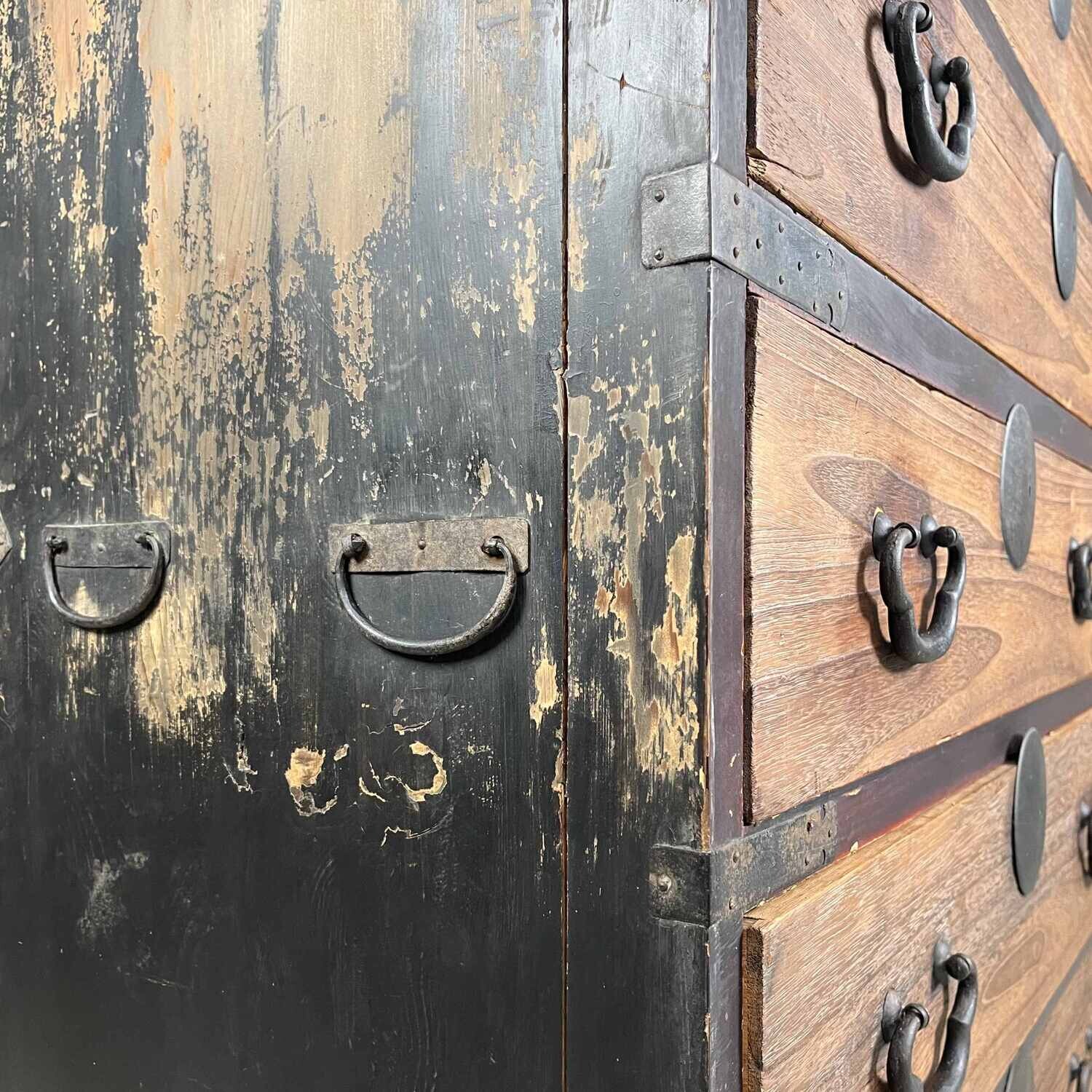 Traditionele Japanse Kimono Ladekast, Taishō-periode. Traditionele Japanse Kimono Ladekast, Taishō-periode.