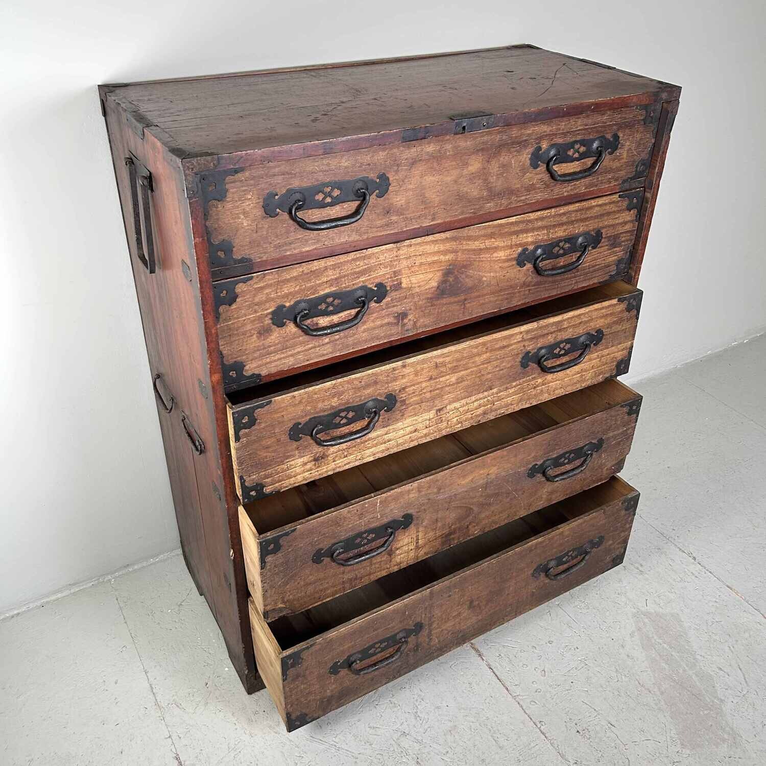 Japanese Kimono Tansu chest of drawers from the Taishō era (1912–1926).