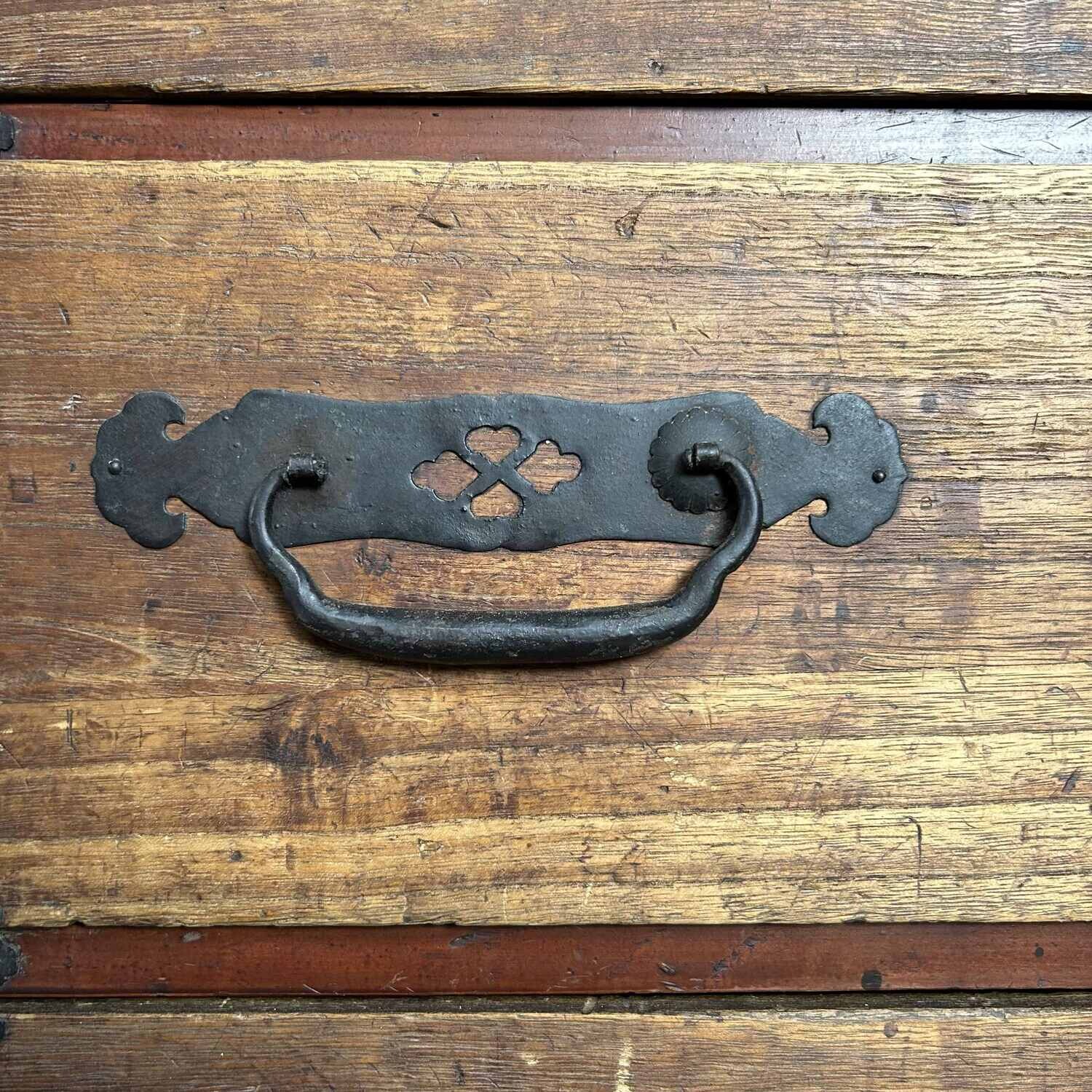 Japanese Kimono Tansu chest of drawers from the Taishō era (1912–1926).