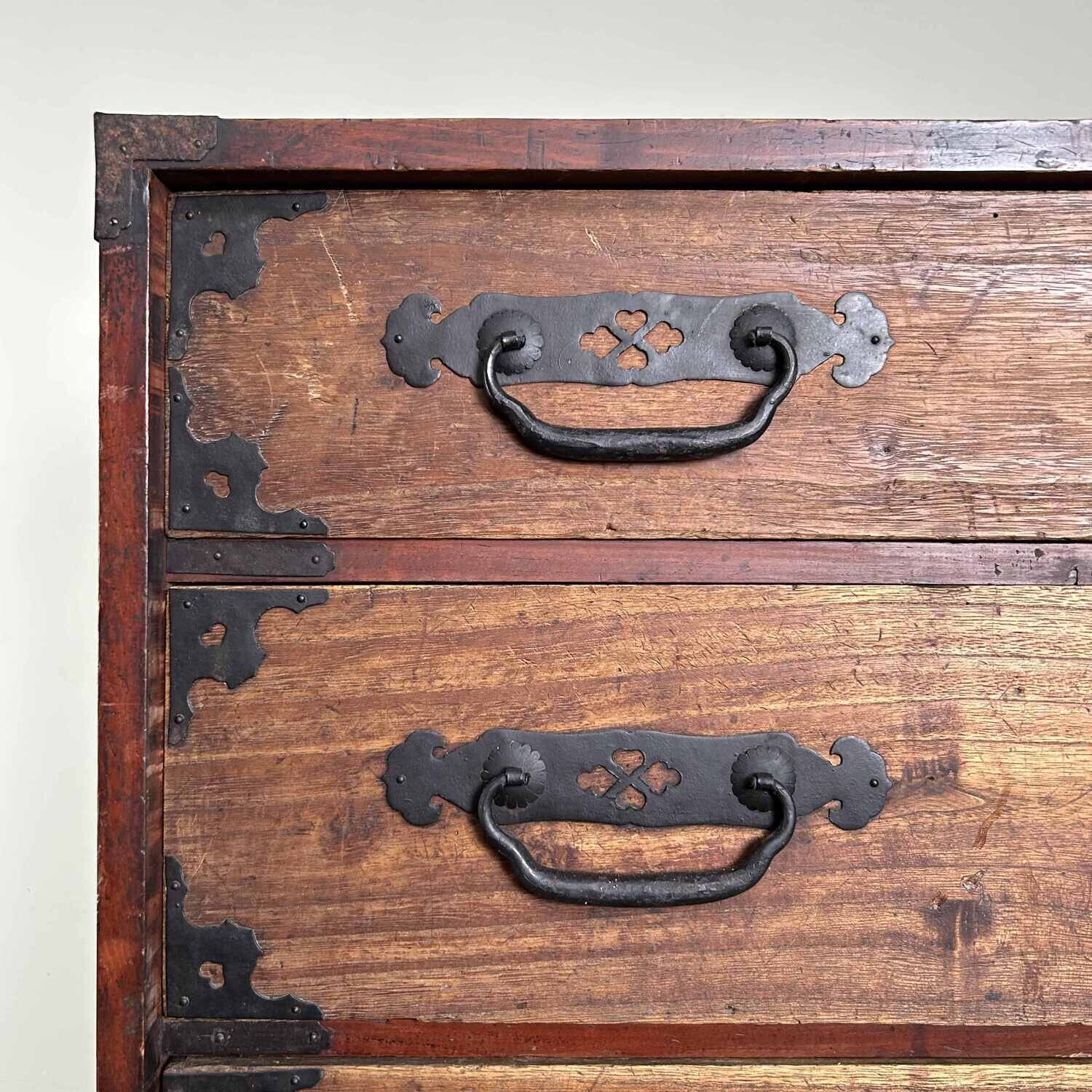 Japanese Kimono Tansu chest of drawers from the Taishō era (1912–1926).
