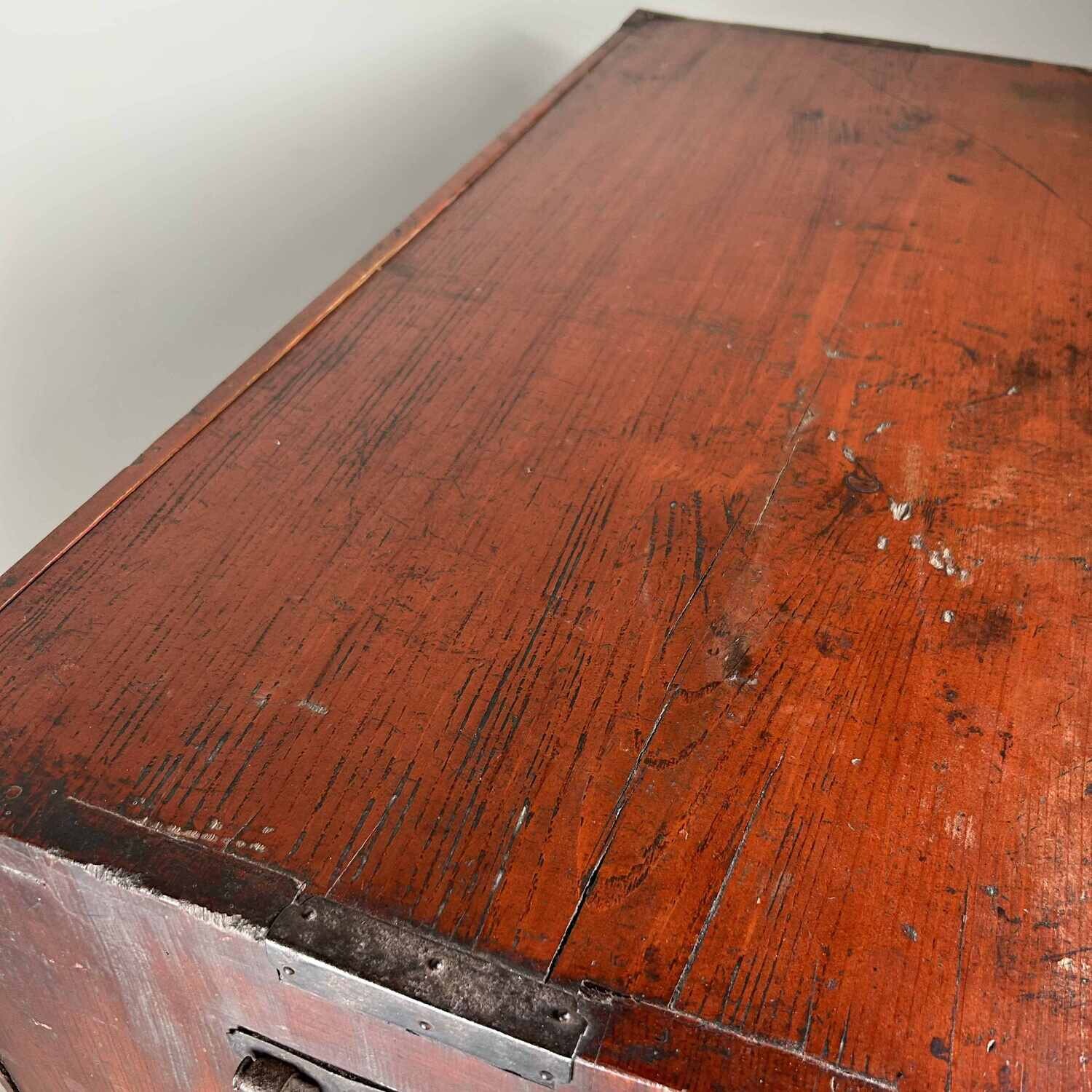 Japanese Kimono Tansu chest of drawers from the Taishō era (1912–1926).