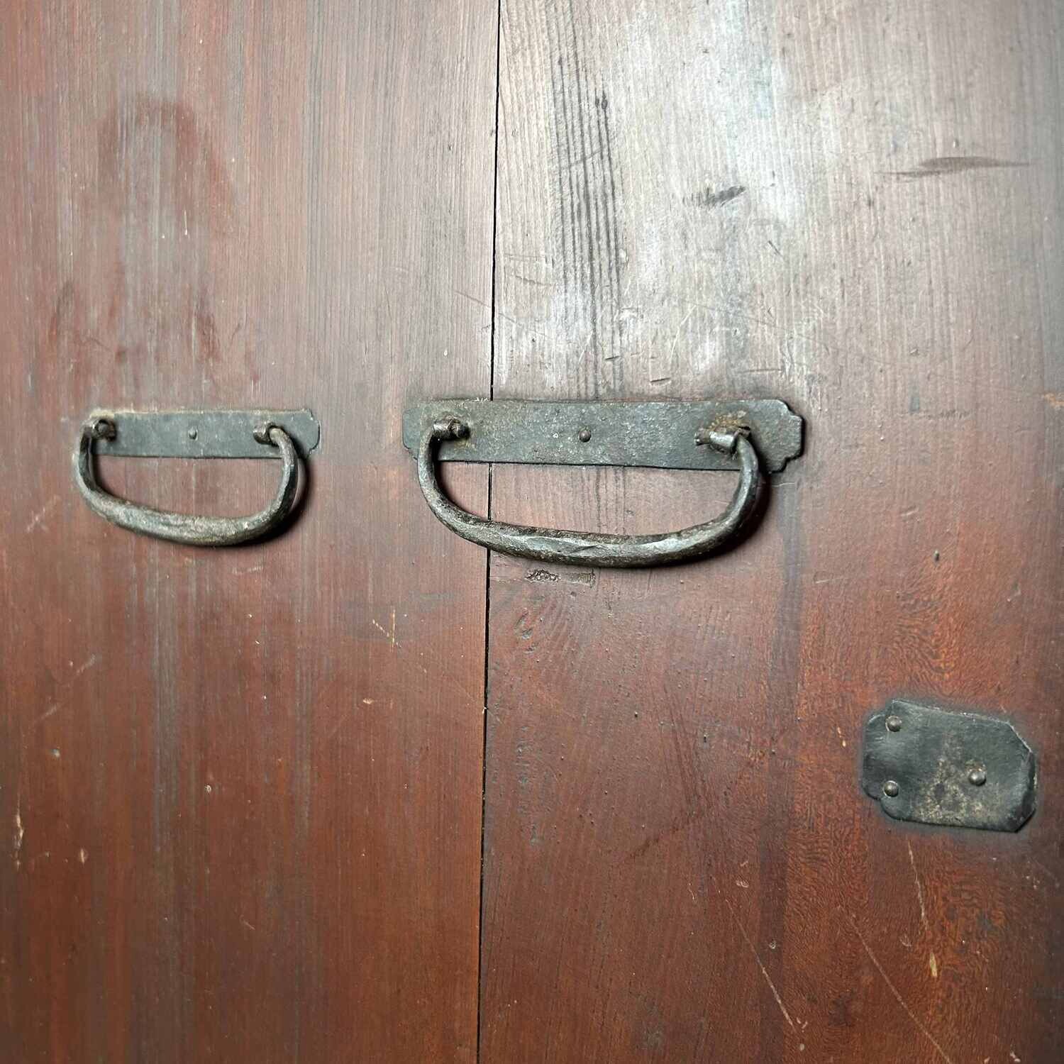 Japanese Kimono Tansu chest of drawers from the Taishō era (1912–1926).