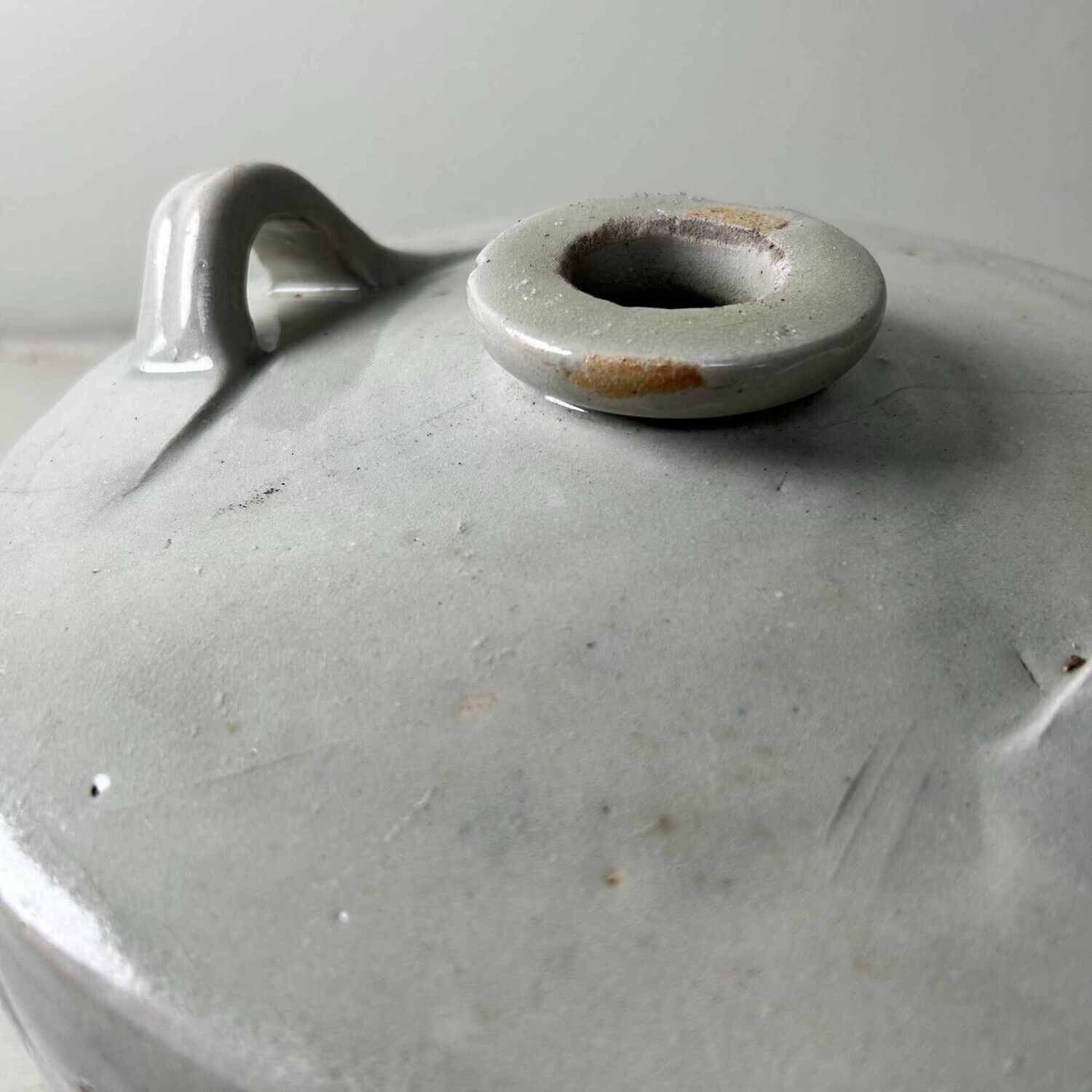 Antieke Porseleinen Sake Vat, jaren '20, Japan. Antieke Porseleinen Sake Vat, jaren '20, Japan.