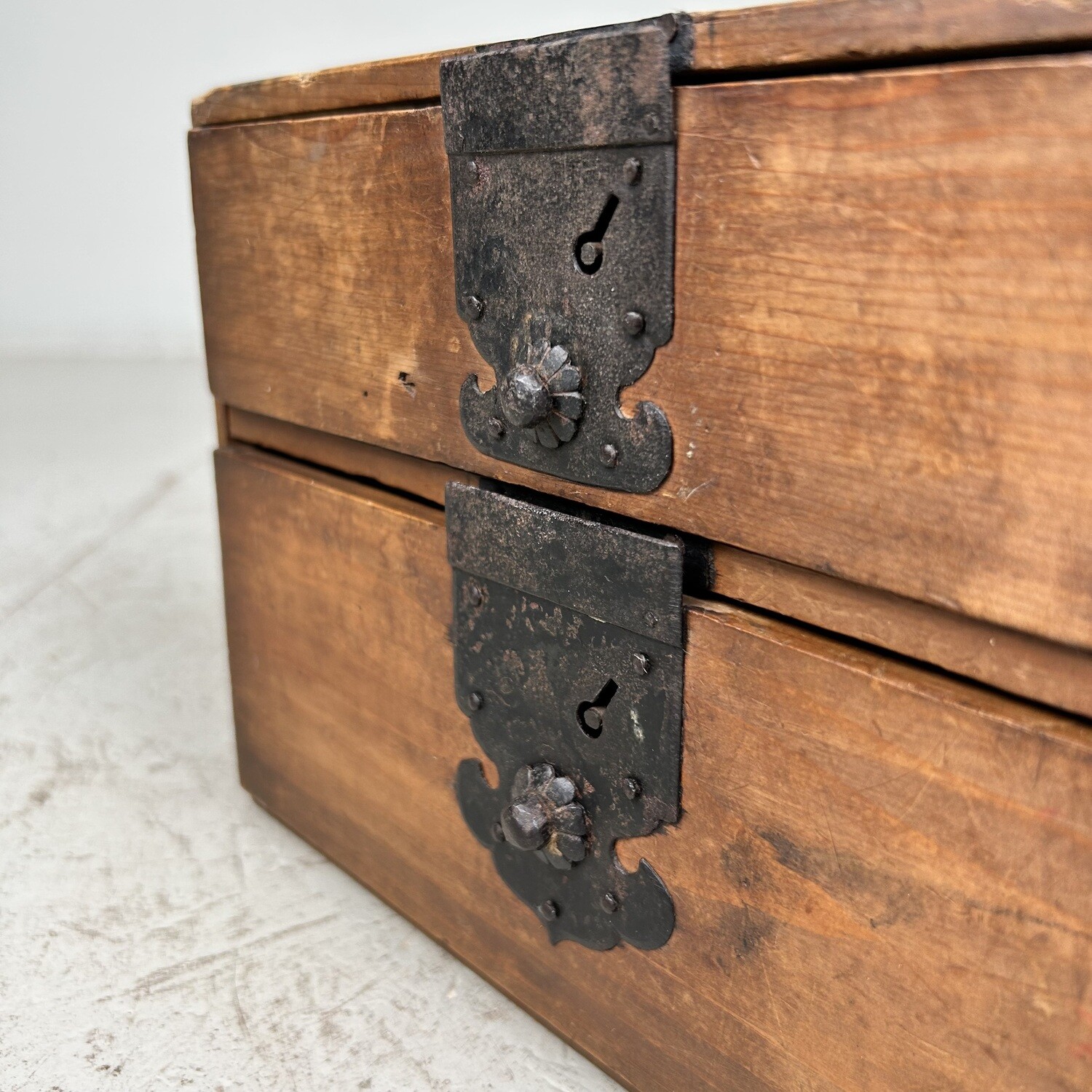 Antique Kake-suzuri (懸硯) from the Meiji period, Japan.