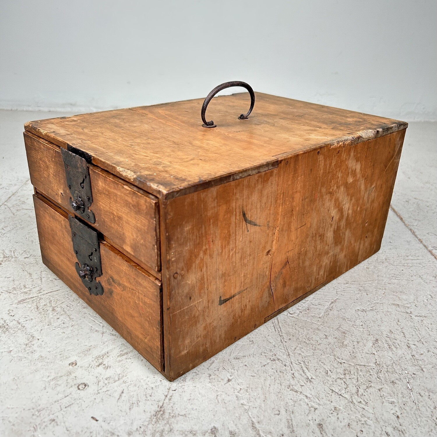 Antique Kake-suzuri (懸硯) from the Meiji period, Japan.