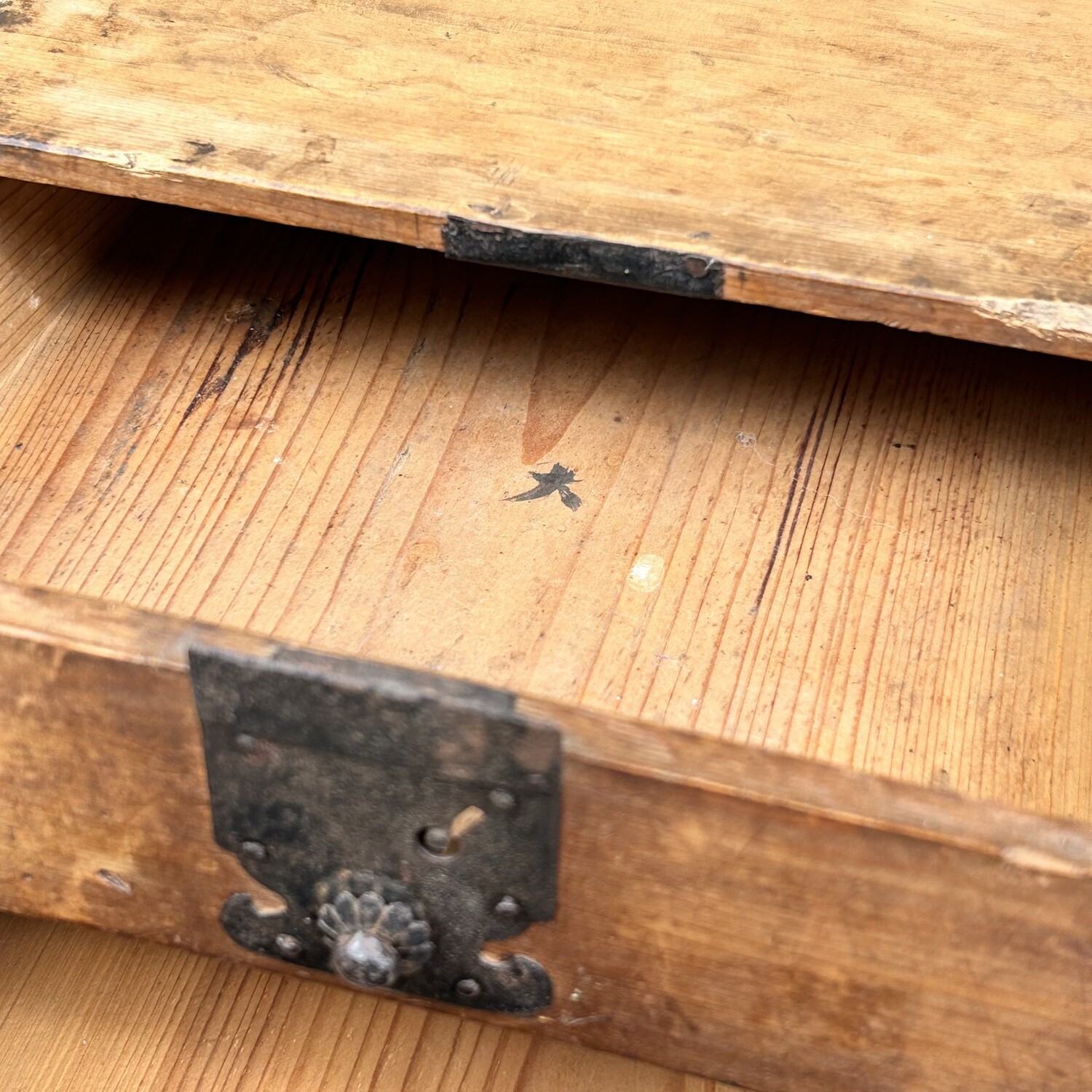 Antique Kake-suzuri (懸硯) from the Meiji period, Japan.