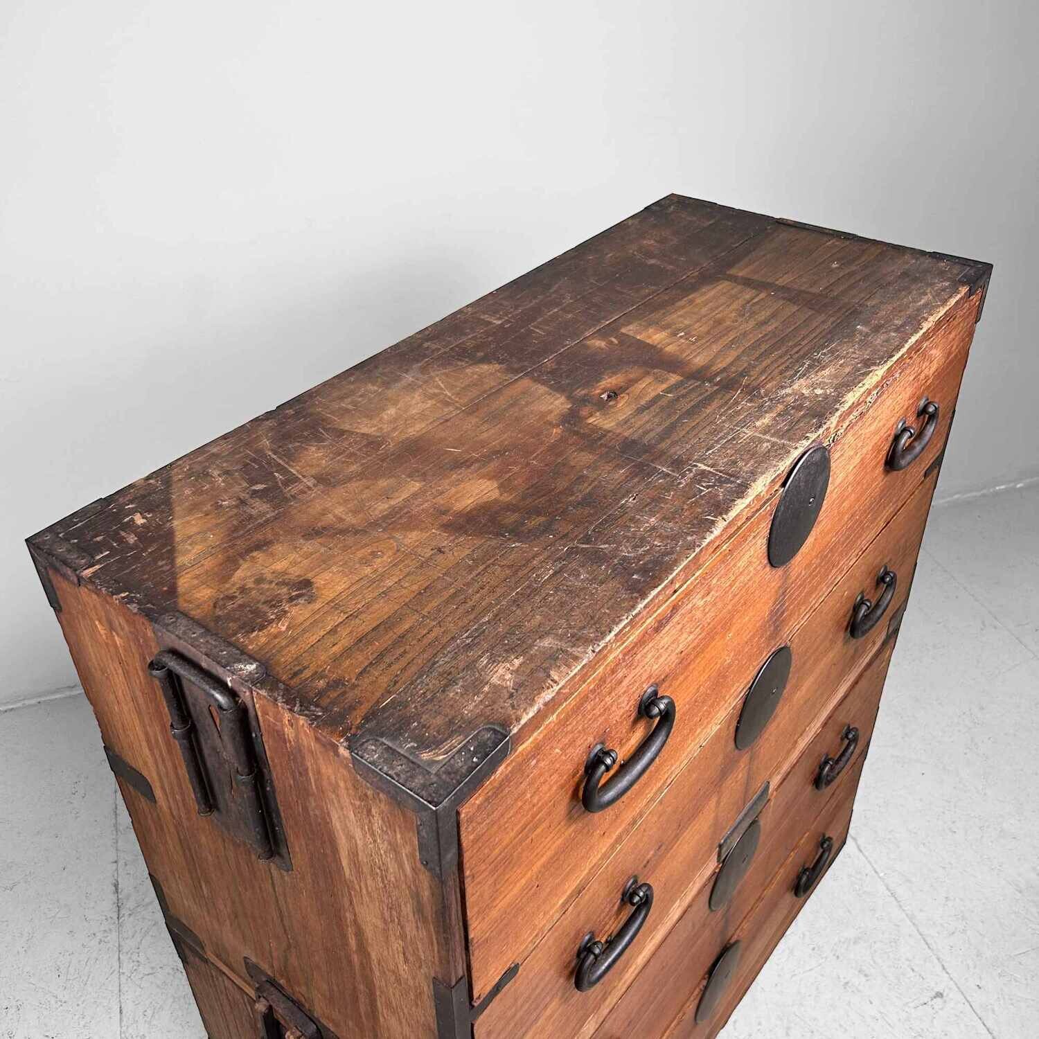 Japanse Isho-Dansu Kasane Kimonokast Meiji periode