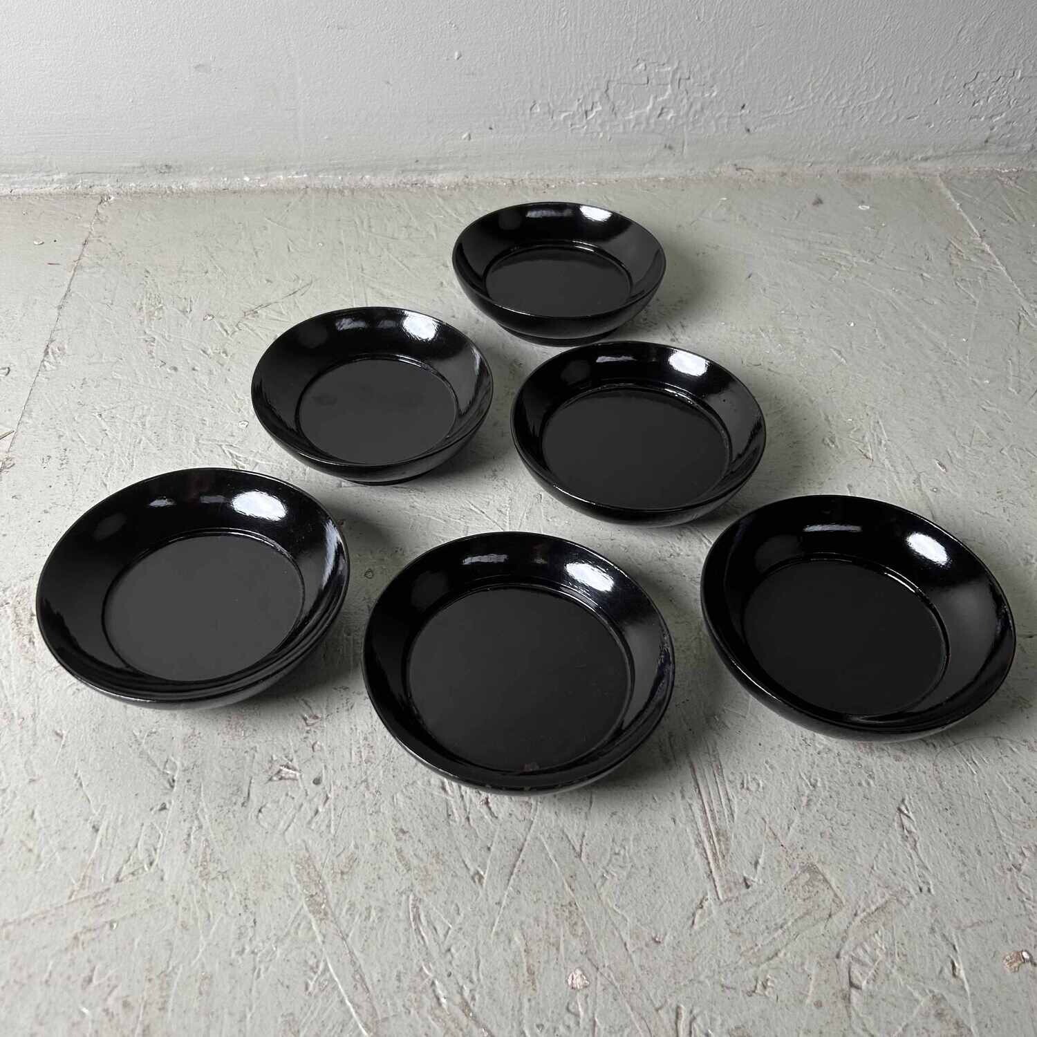 Japanese Utsuwa (器) Lacquer Serving Plates (6) Meiji Era Japanese Utsuwa (器) Lacquer Serving Plates (6) Meiji Era