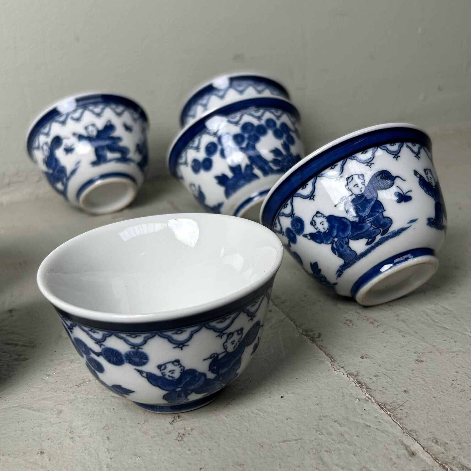 Sencha cups Thee Porselein - Karako Chasing Butterflies 1930s Japan