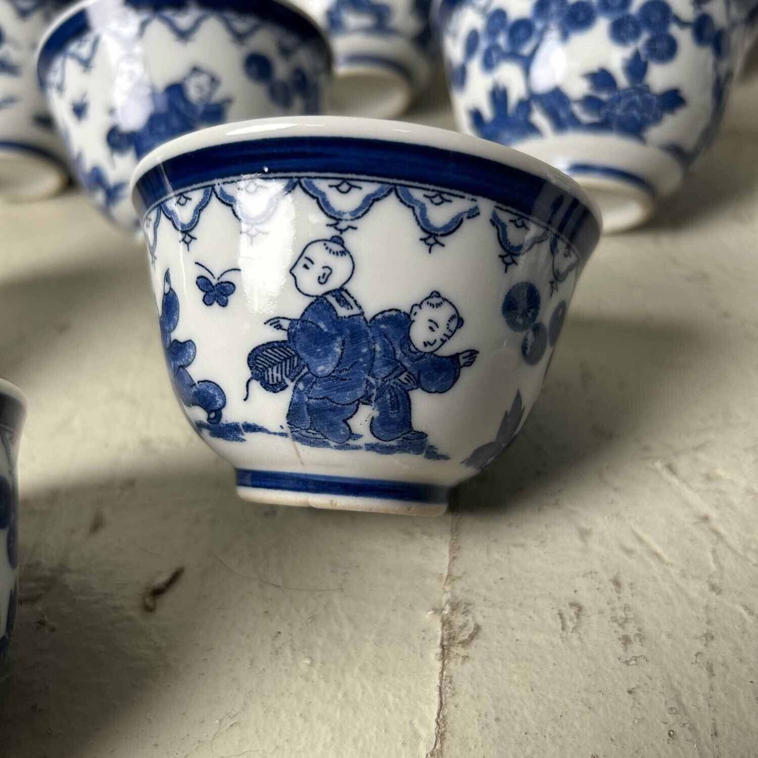 Sencha cups Thee Porselein - Karako Chasing Butterflies 1930s Japan