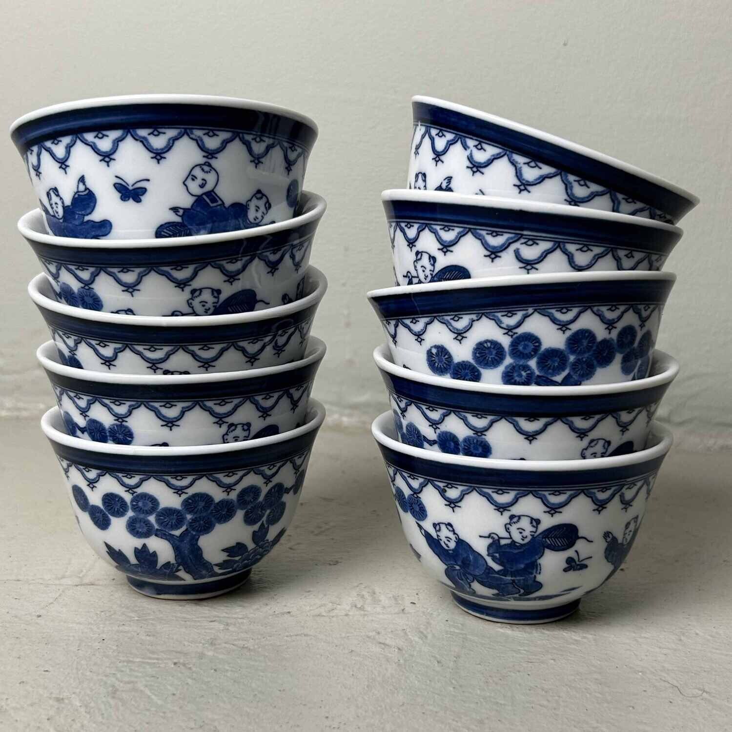 Sencha cups Thee Porselein - Karako Chasing Butterflies 1930s Japan