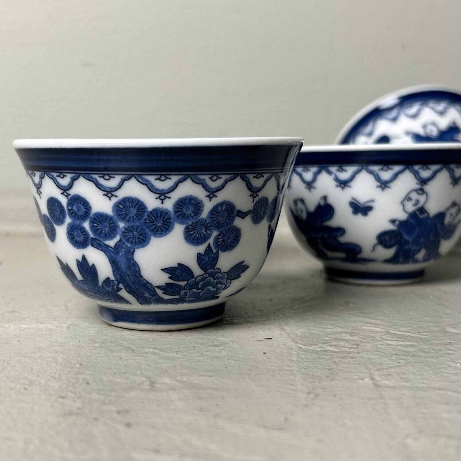 Sencha cups Thee Porselein - Karako Chasing Butterflies 1930s Japan