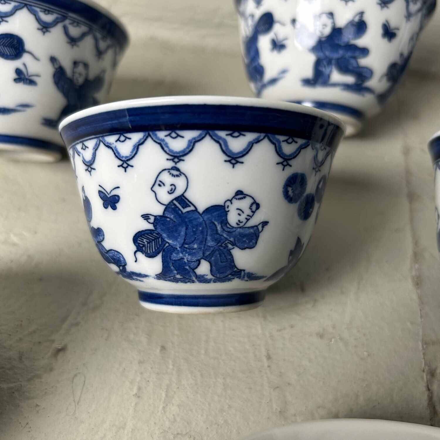 Sencha cups Thee Porselein - Karako Chasing Butterflies 1930s Japan