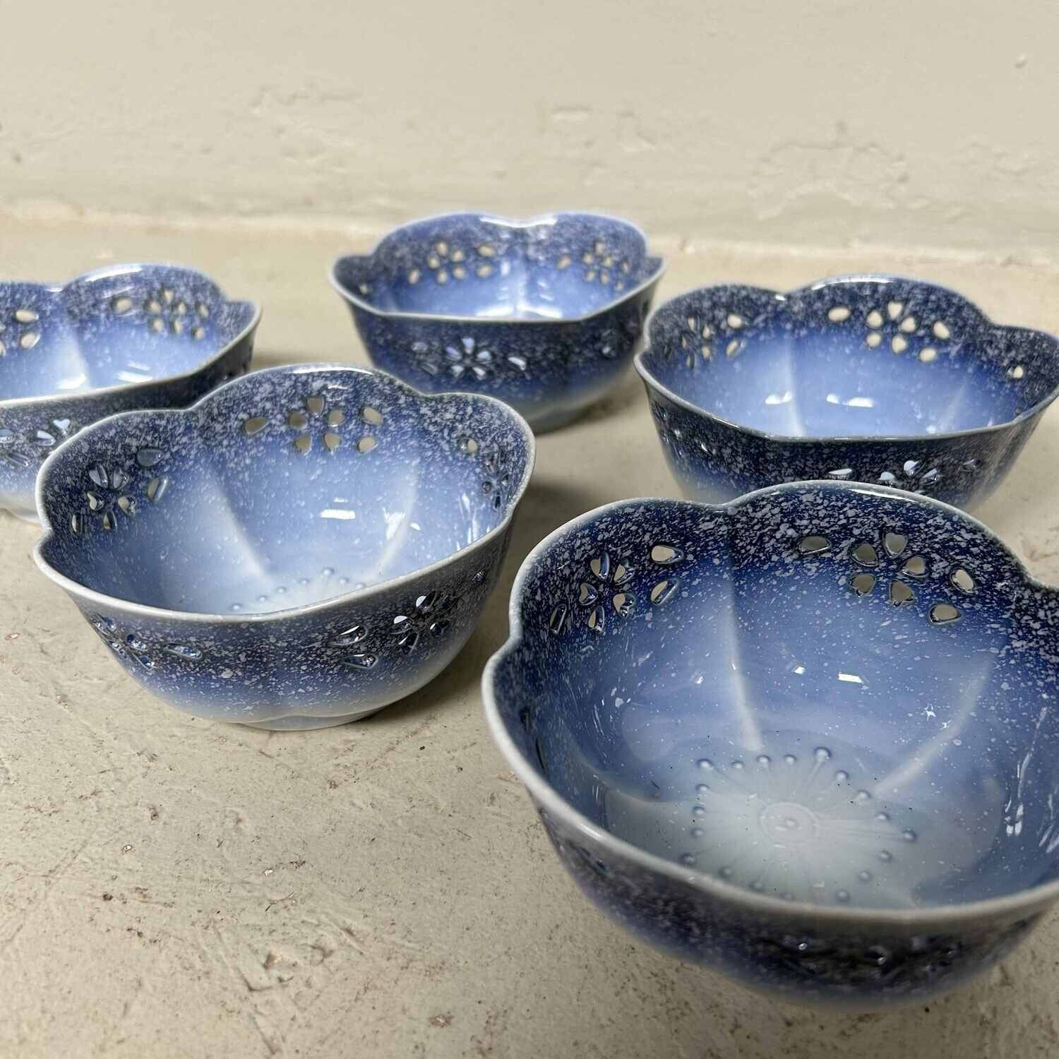 Arita (有田焼) Hasami (波佐見焼) kommen-set, jaren '70, Japan