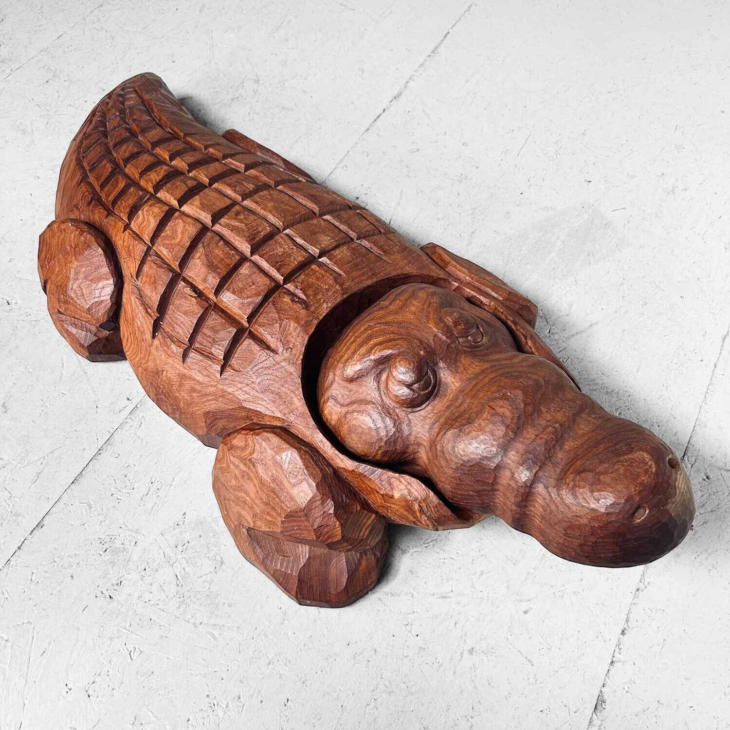 Decoratieve Krokodil Houtsnijwerk Japan 2004