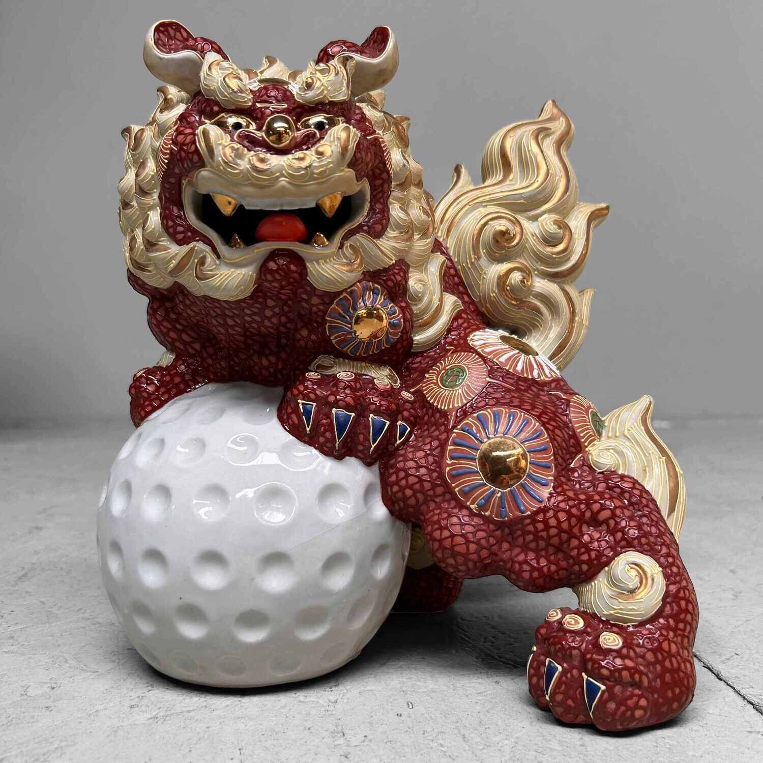 Japanese Shishi (獅子) Lion - Kutani ware Shōwa period Japanese Shishi (獅子) Lion - Kutani ware Shōwa period