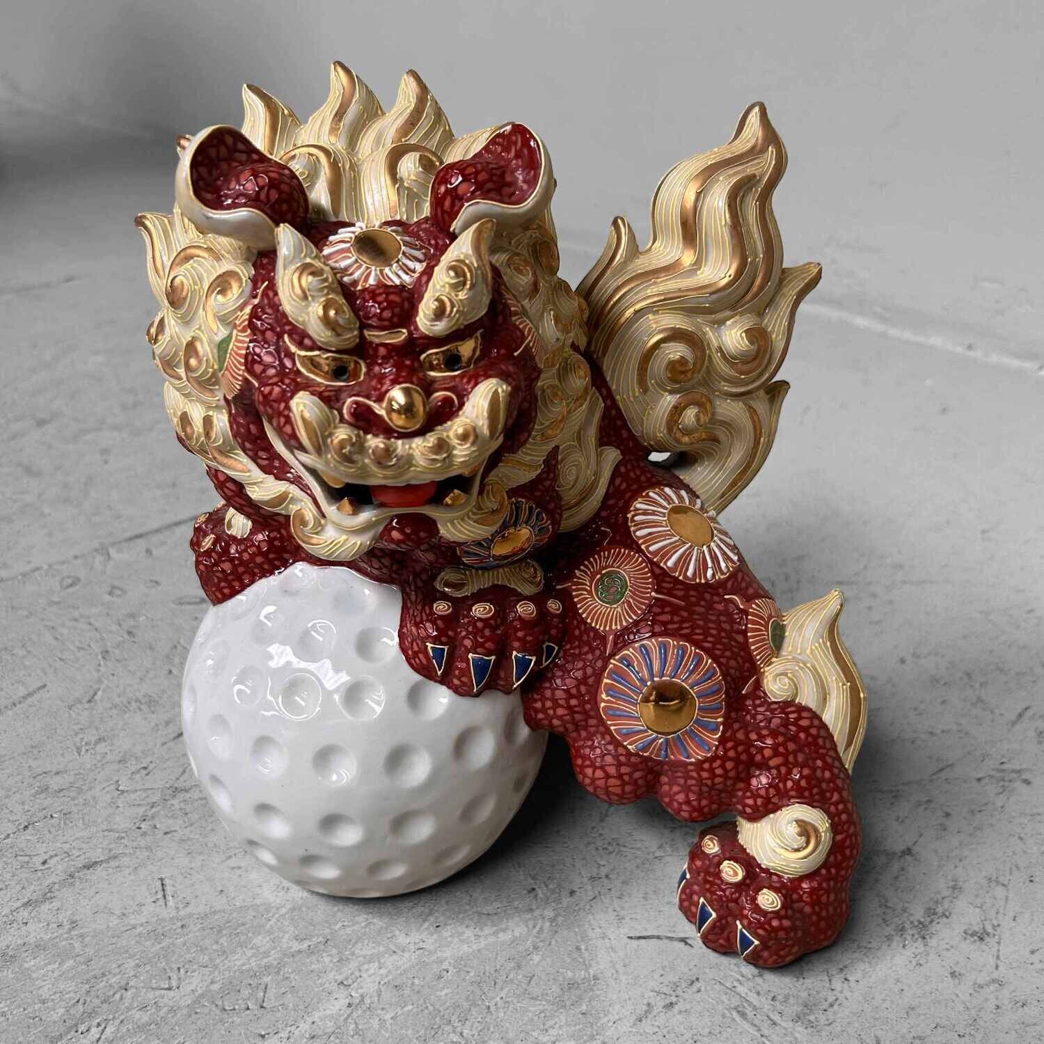 Japanese Shishi (獅子) Lion - Kutani ware Shōwa period Japanese Shishi (獅子) Lion - Kutani ware Shōwa period