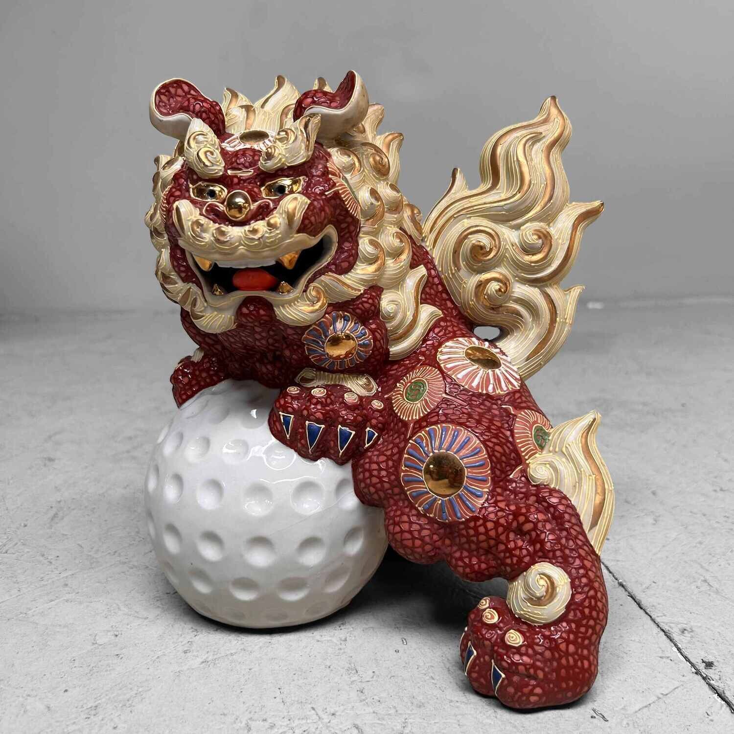 Japanese Shishi (獅子) Lion - Kutani ware Shōwa period Japanese Shishi (獅子) Lion - Kutani ware Shōwa period