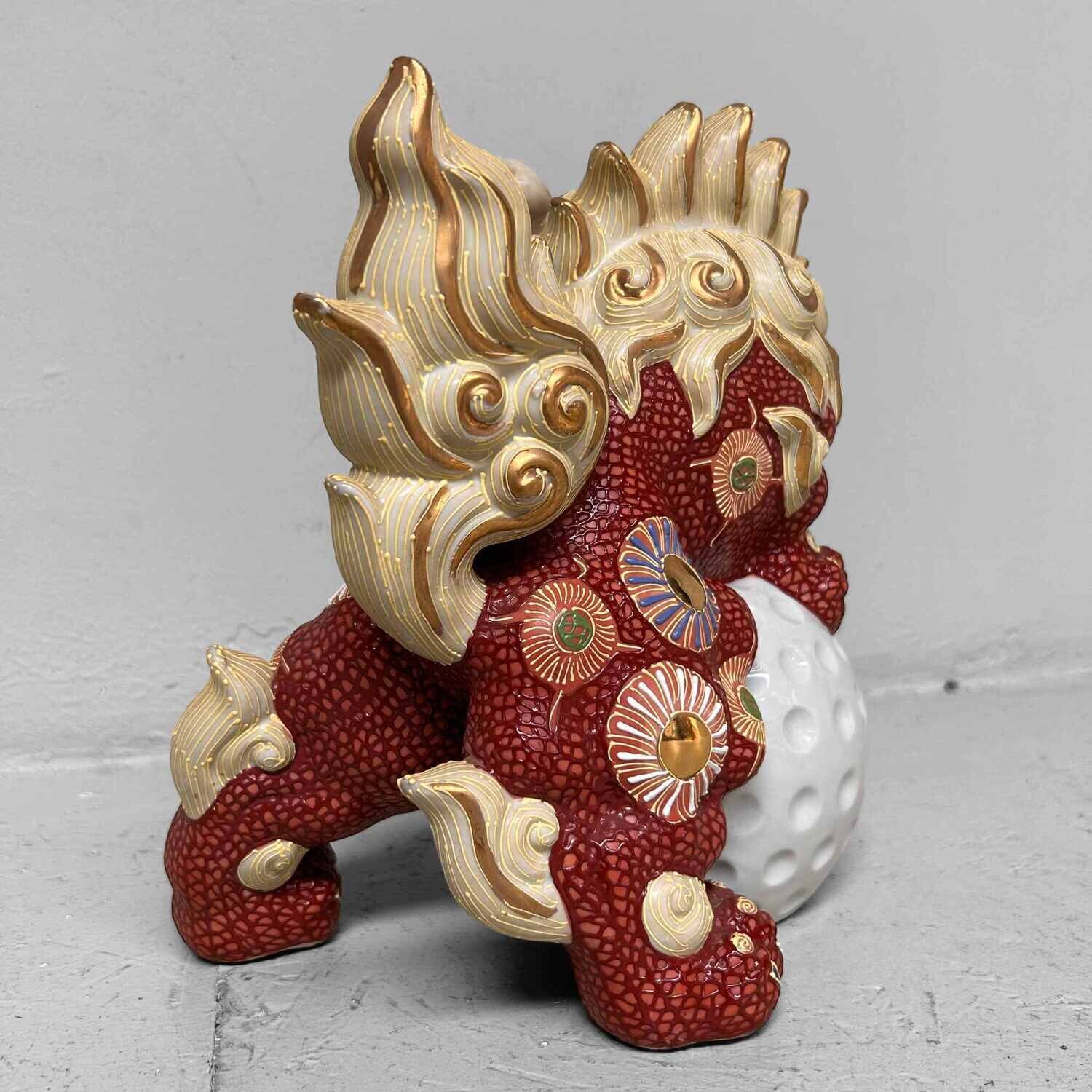 Japanese Shishi (獅子) Lion - Kutani ware Shōwa period Japanese Shishi (獅子) Lion - Kutani ware Shōwa period