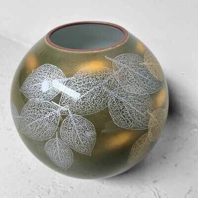 Japanese Vintage Porcelain Vase from the 1980s.