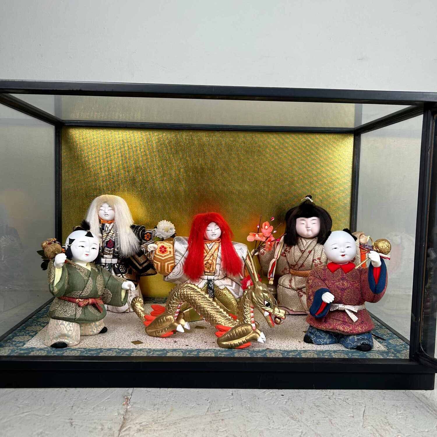 Etalagekast met Japanse Renjishi Kabuki Ceremonie poppen jaren '50.