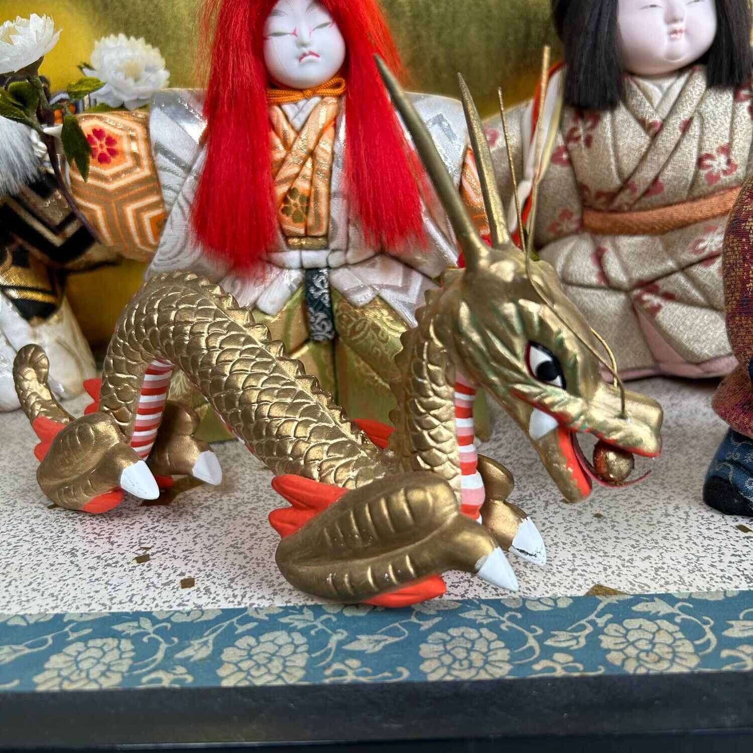 Etalagekast met Japanse Renjishi Kabuki Ceremonie poppen jaren '50.