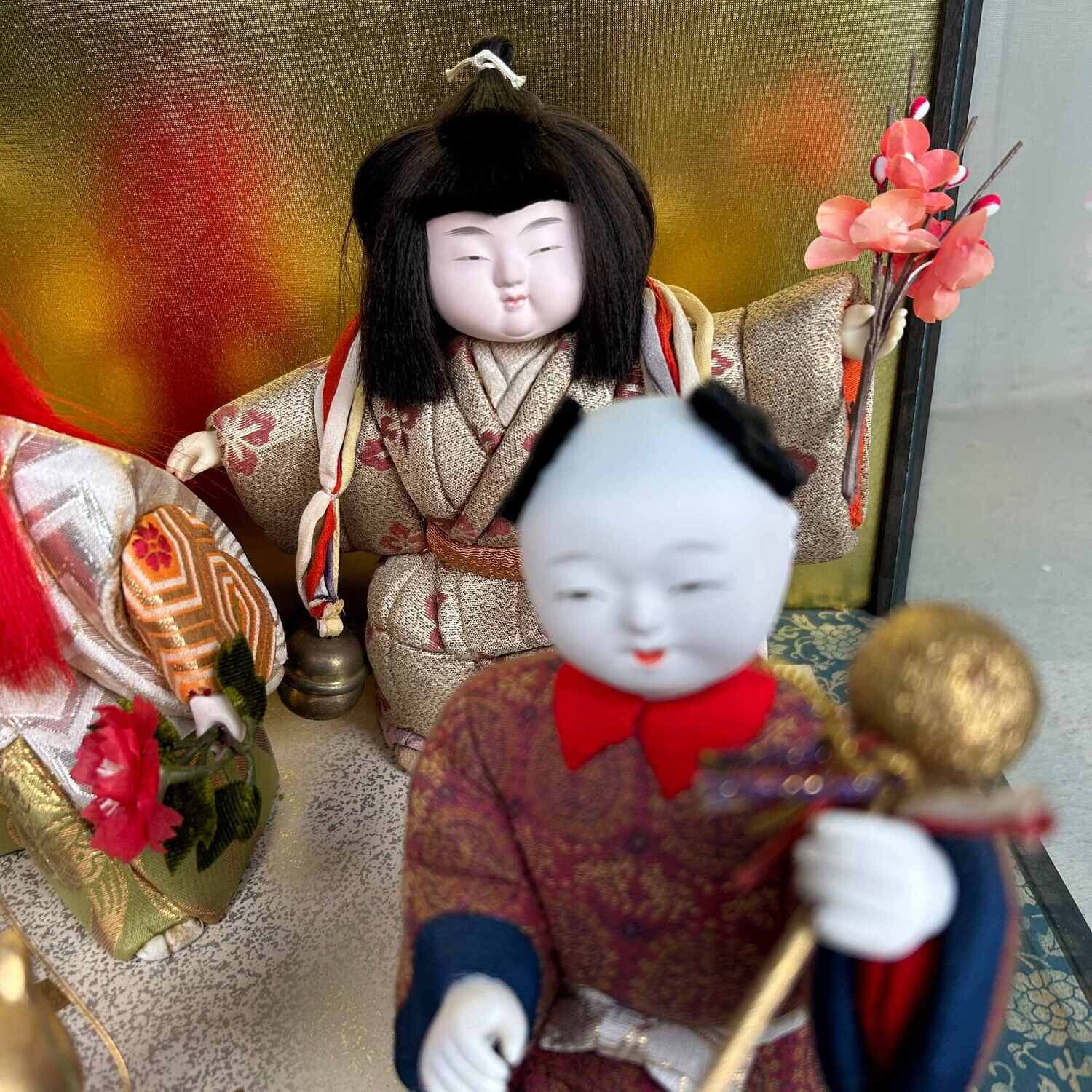 Etalagekast met Japanse Renjishi Kabuki Ceremonie poppen jaren '50.